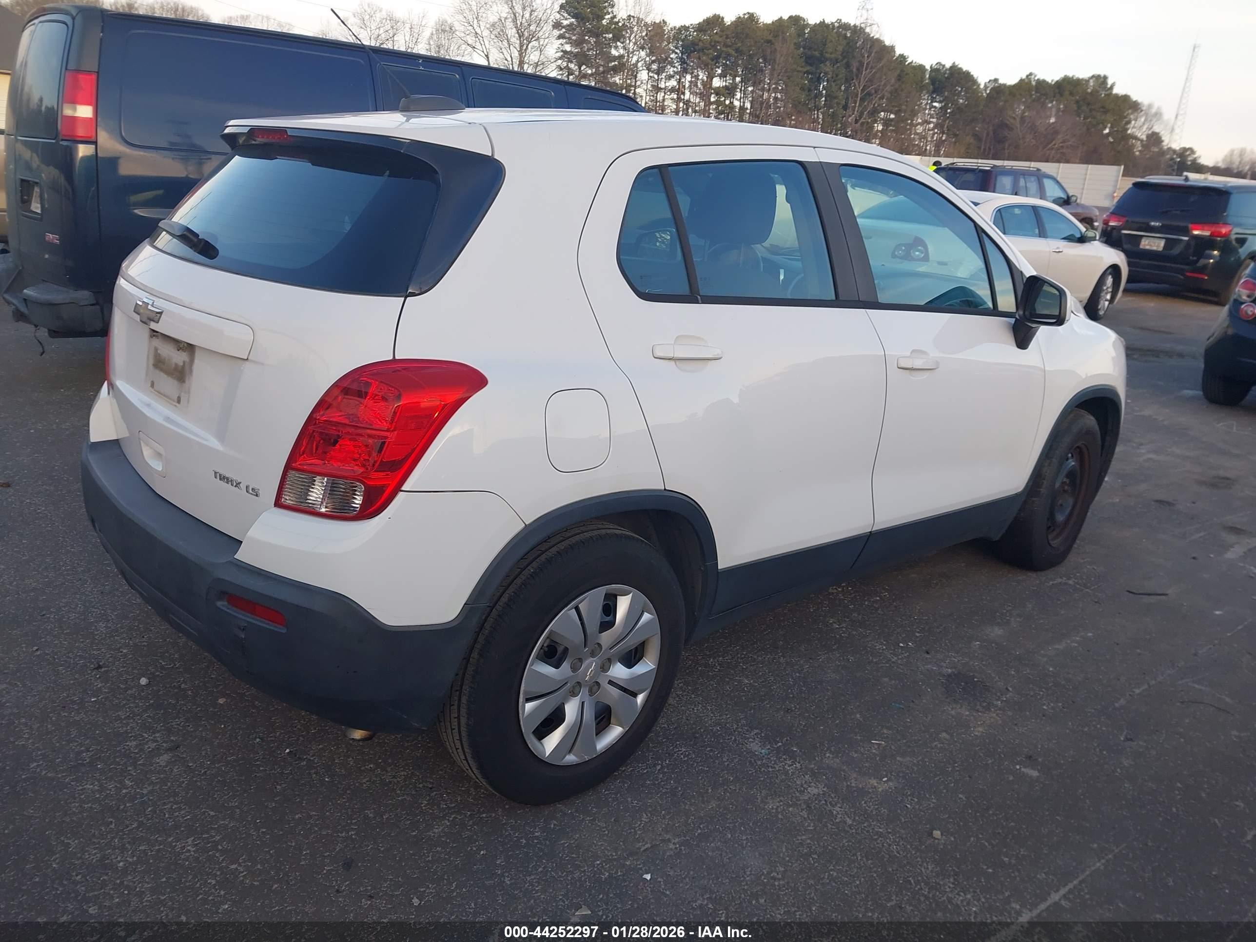 CHEVROLET TRAX image 4