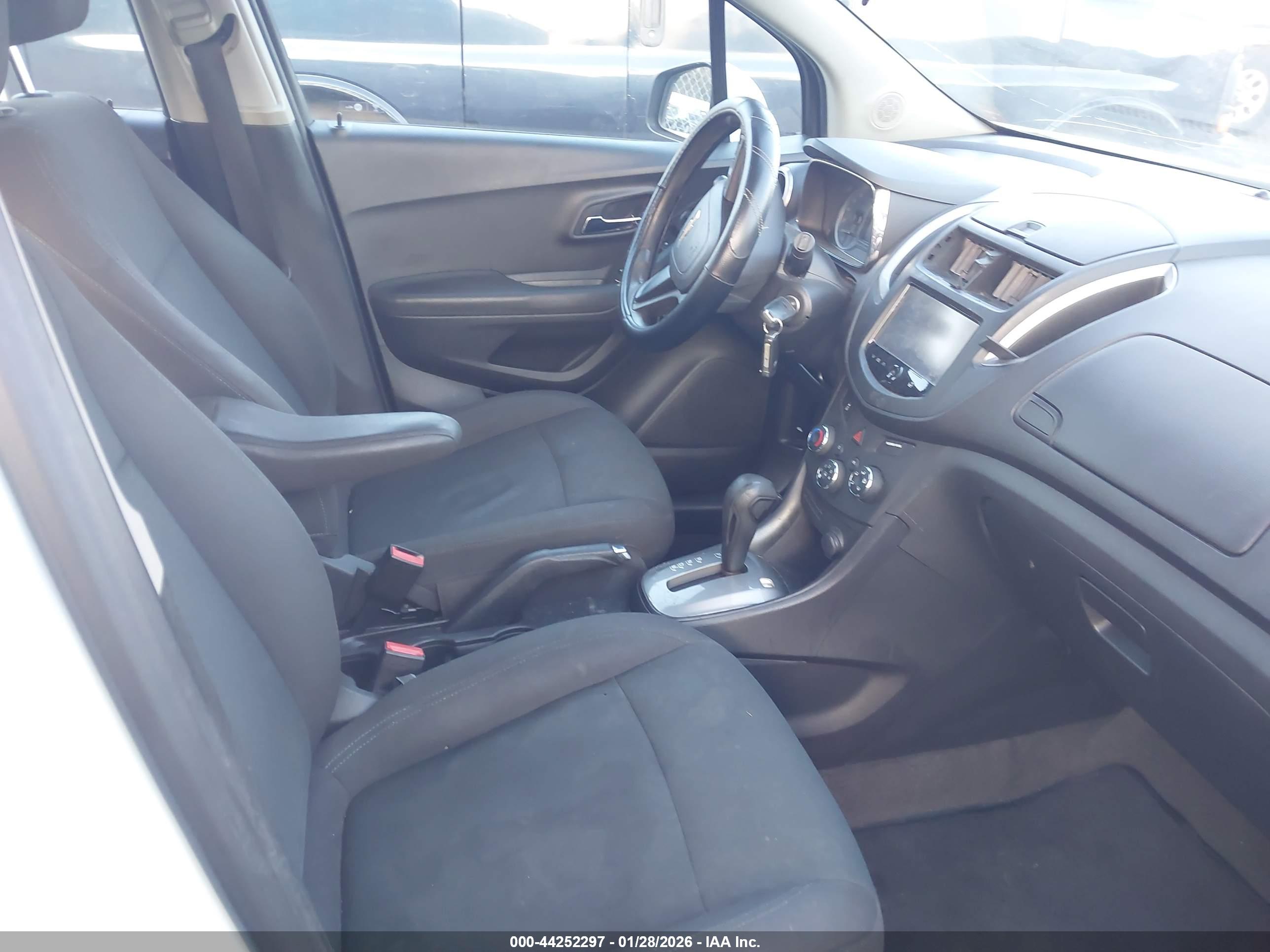 CHEVROLET TRAX image 5