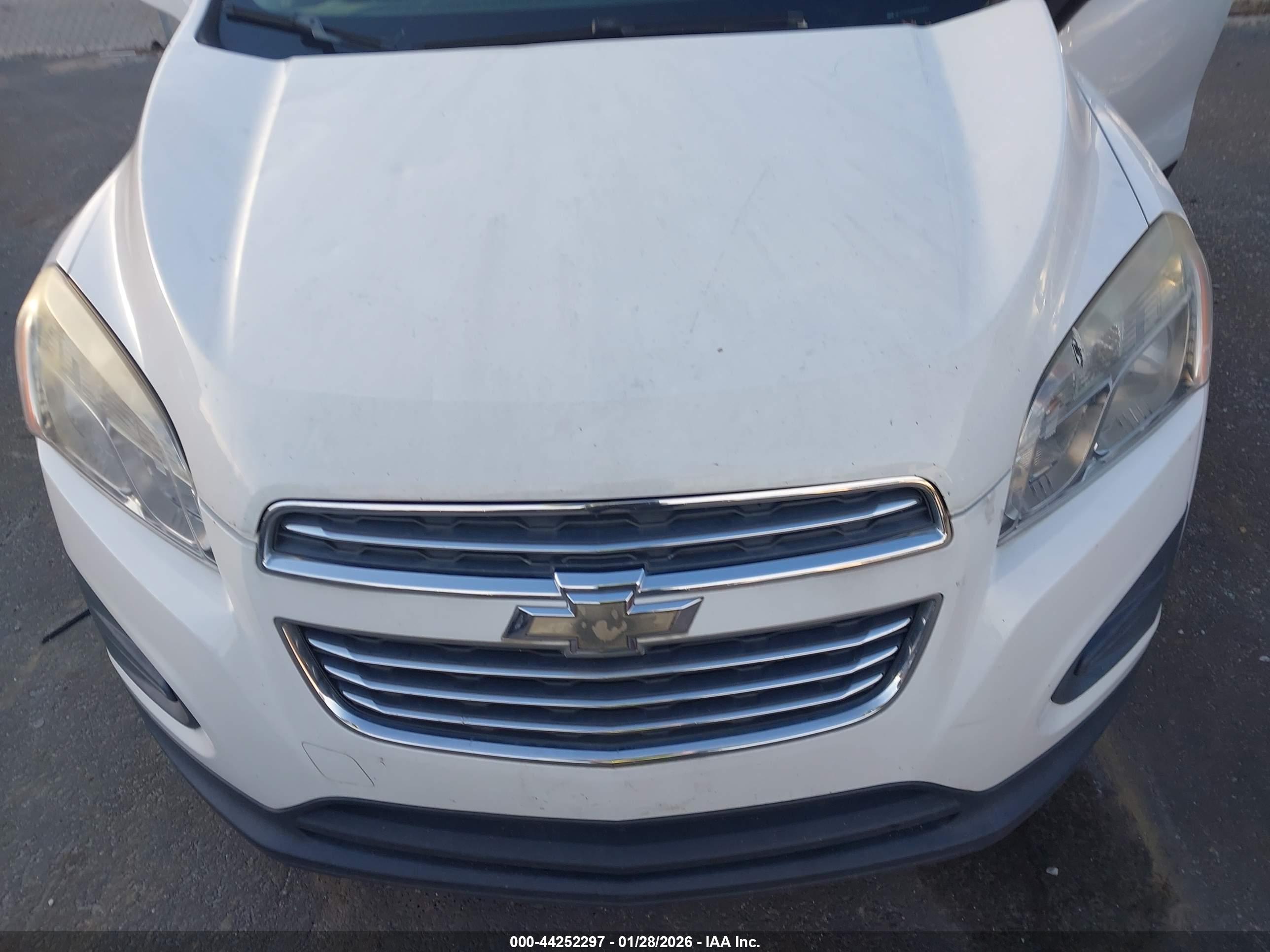 CHEVROLET TRAX image 6