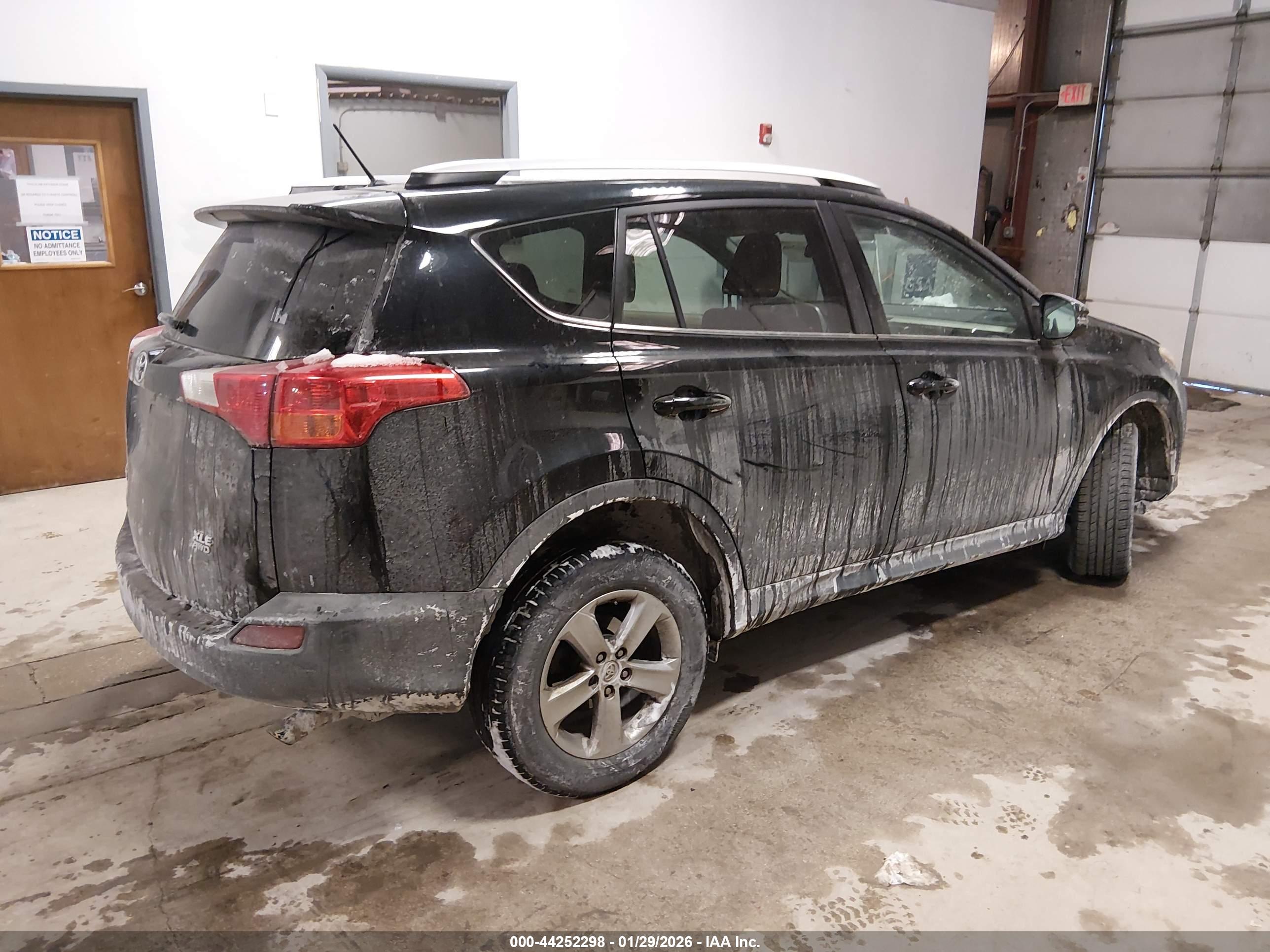 TOYOTA RAV4 image 4