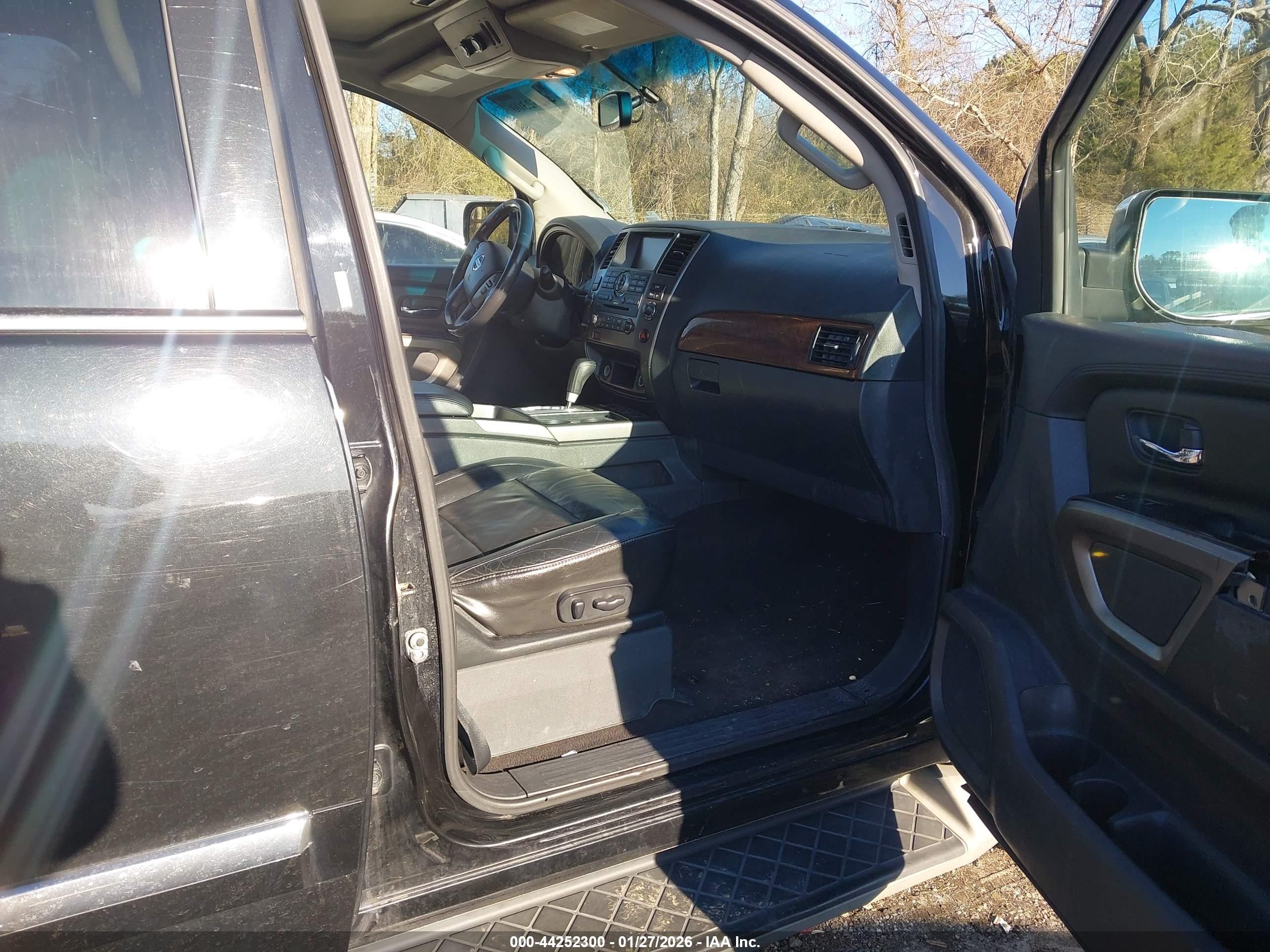NISSAN ARMADA image 5