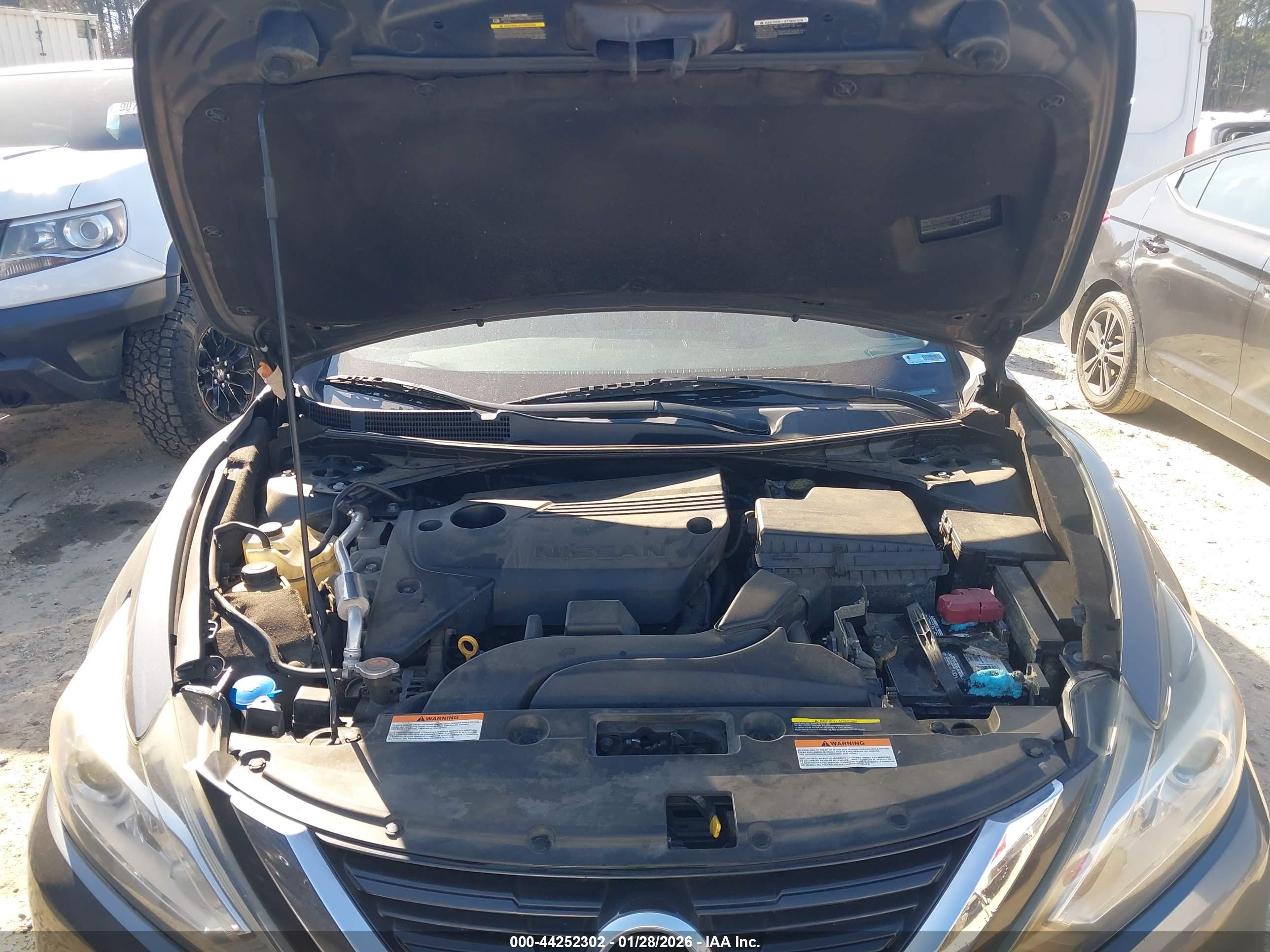 NISSAN ALTIMA image 10