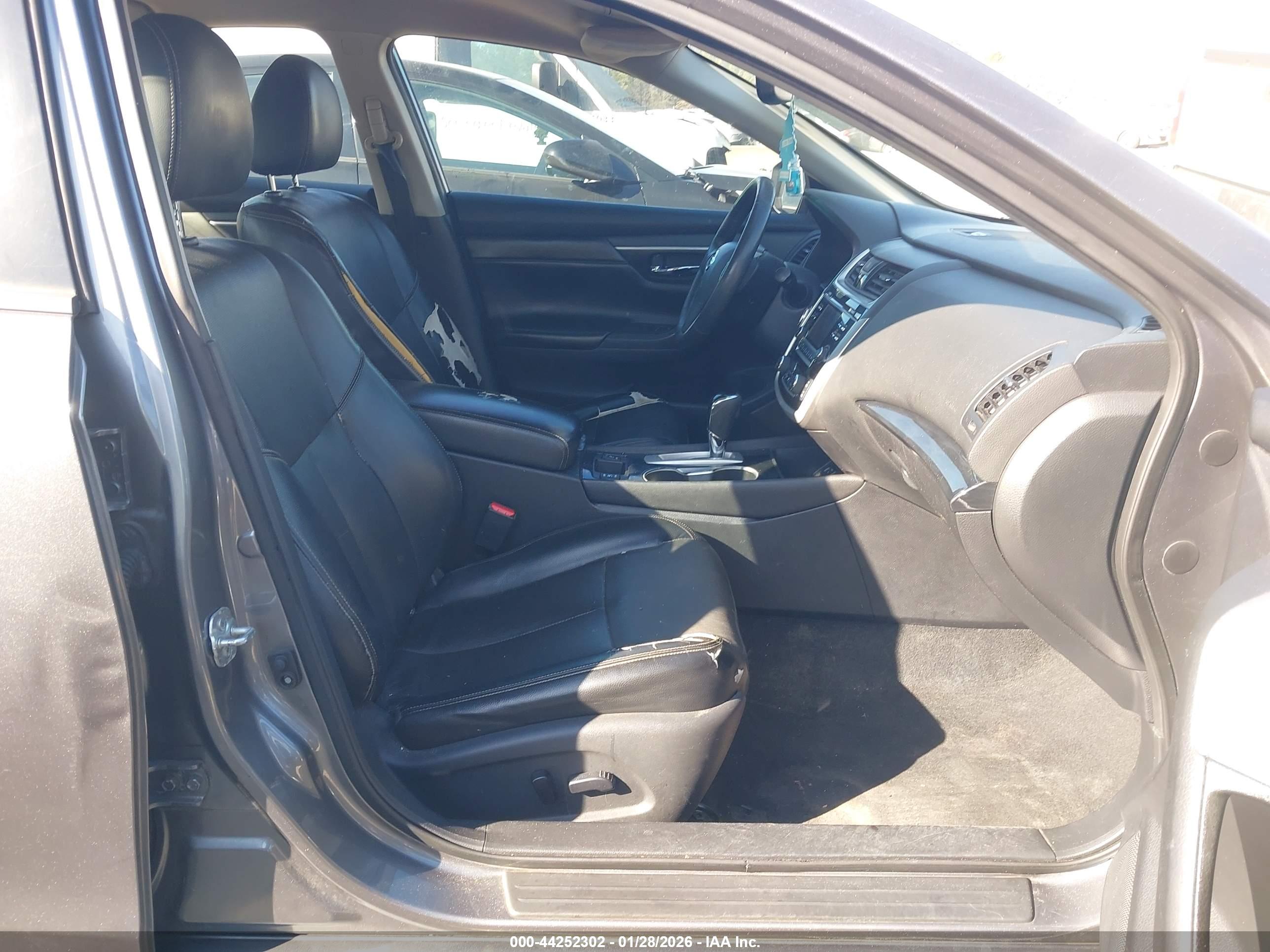 NISSAN ALTIMA image 5