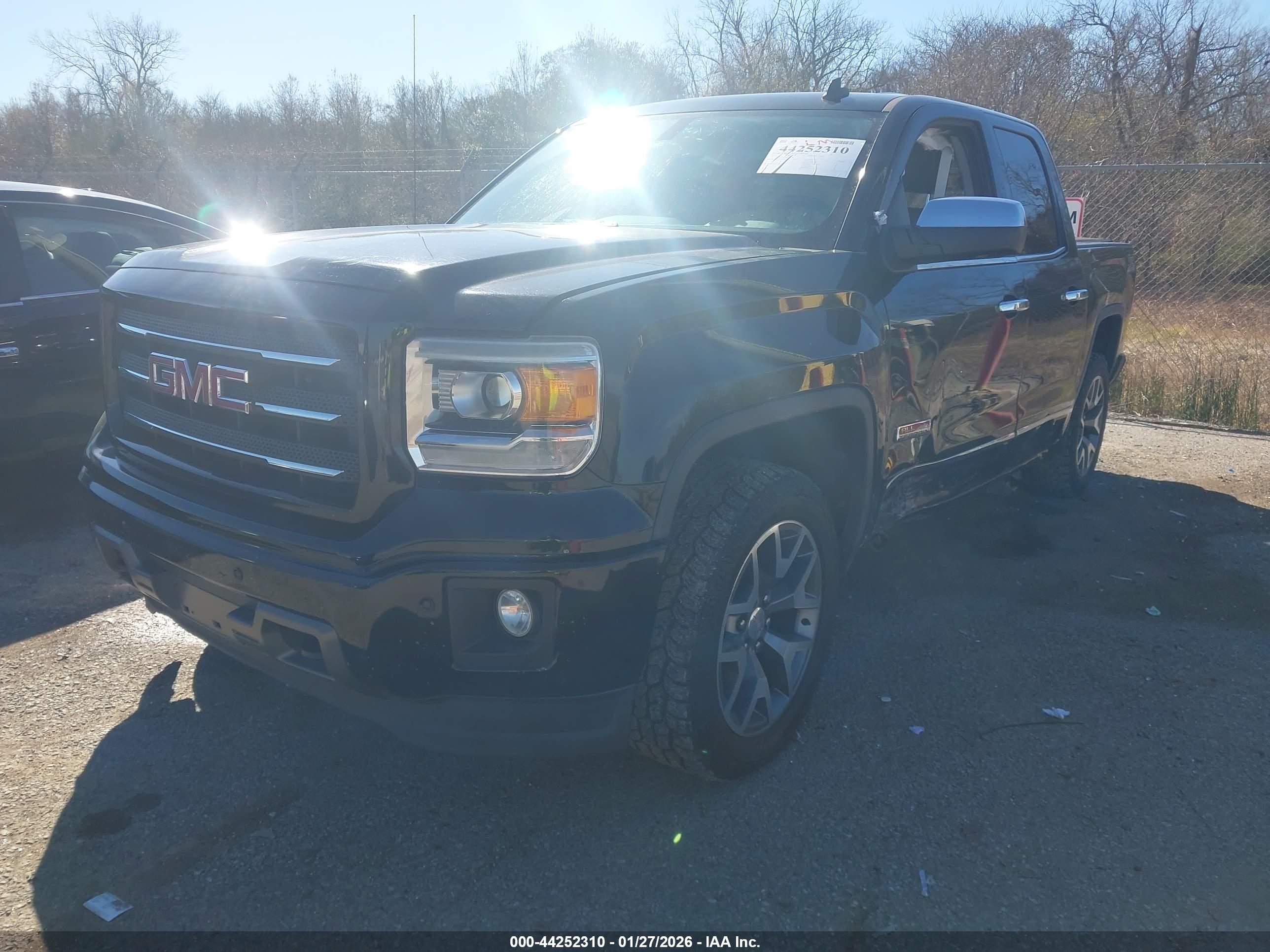 GMC SIERRA image 2