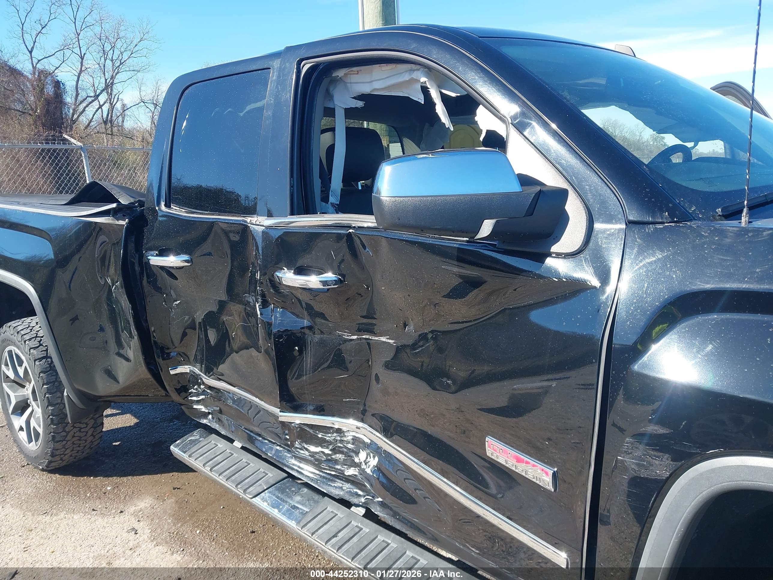 GMC SIERRA image 6