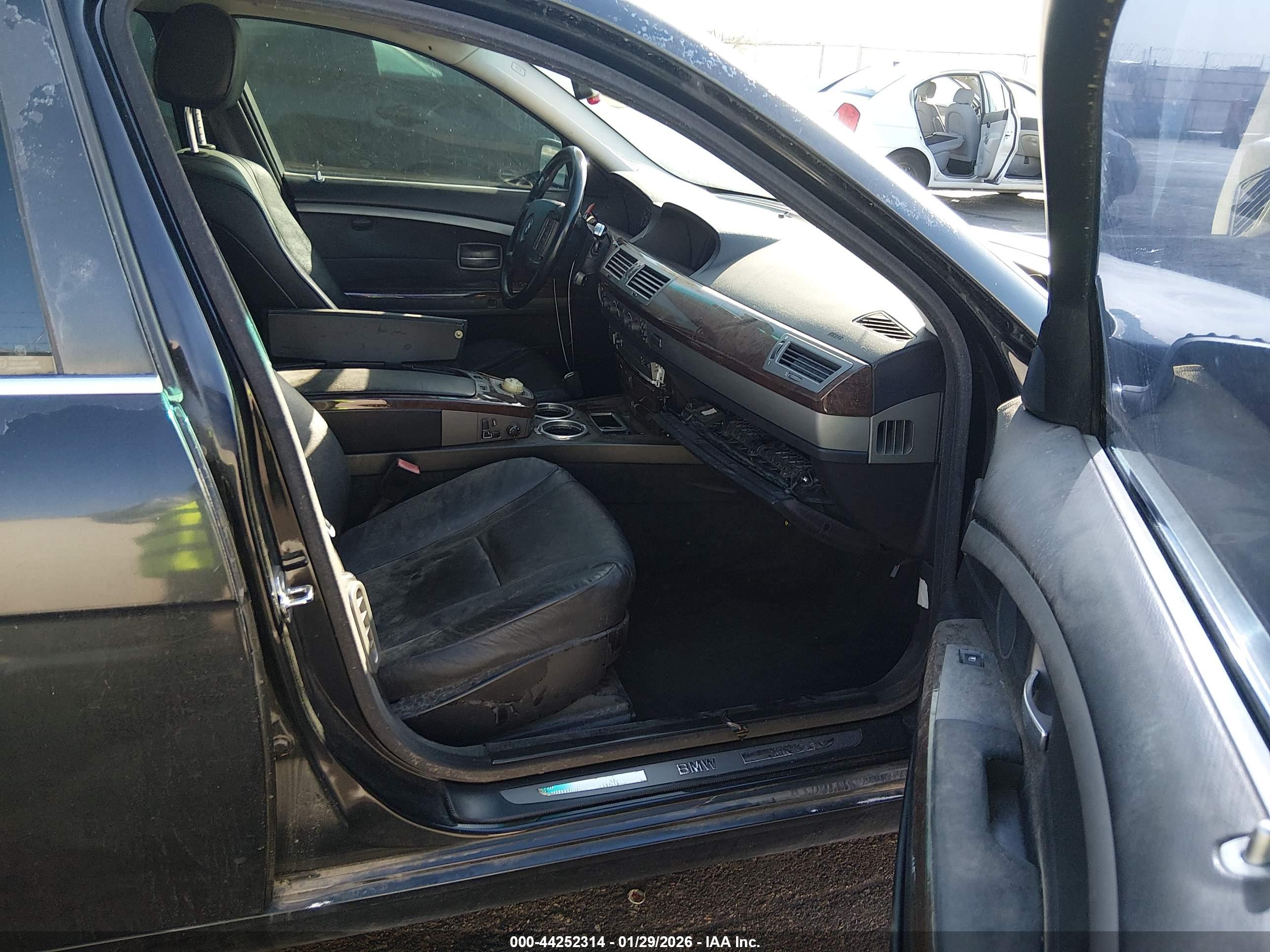 BMW 745I image 5