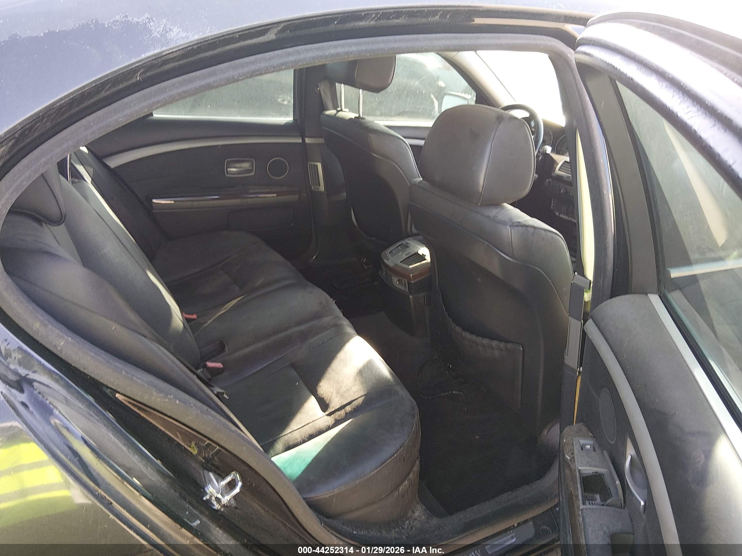 BMW 745I image 8