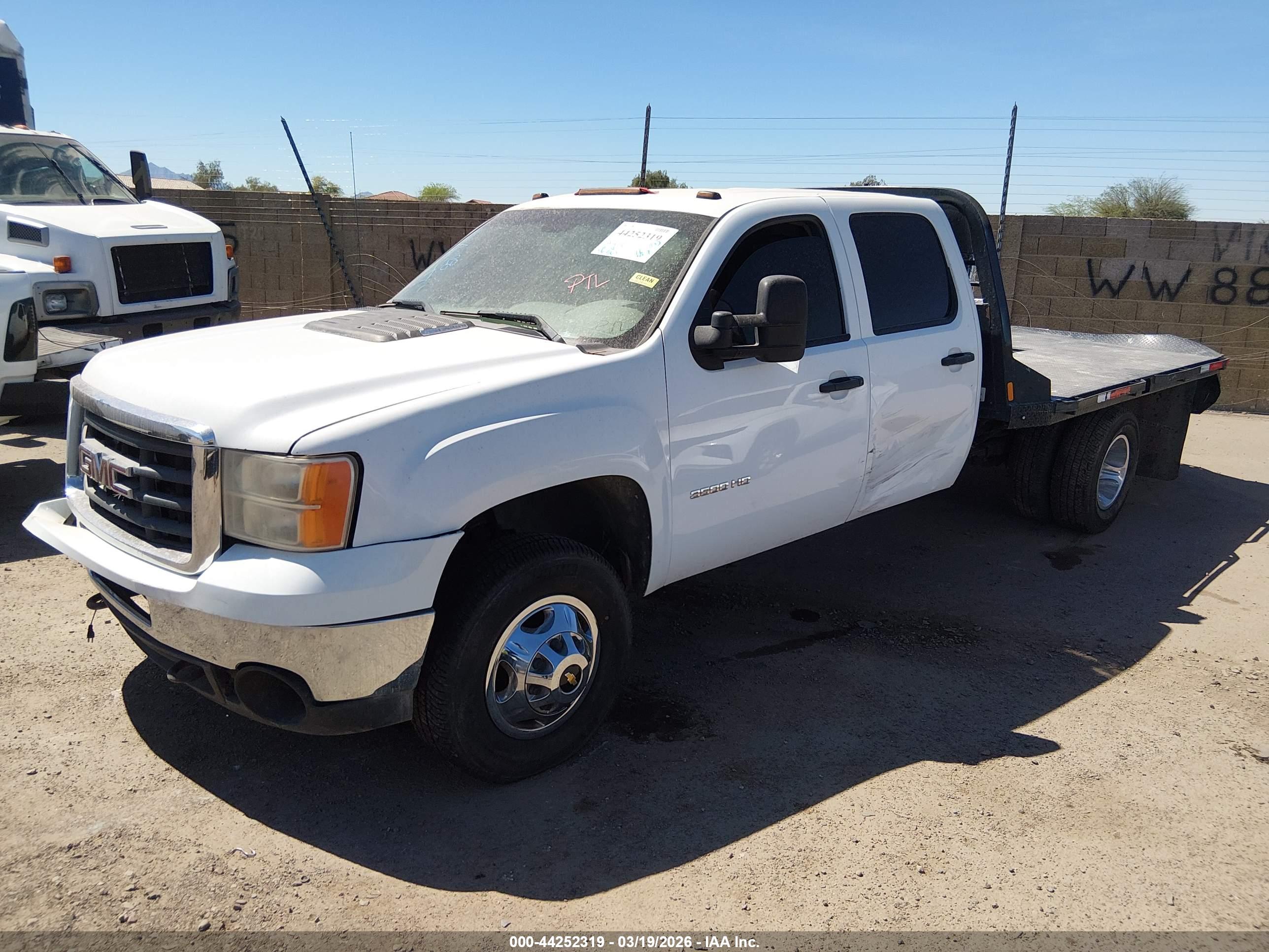 GMC SIERRA image 2