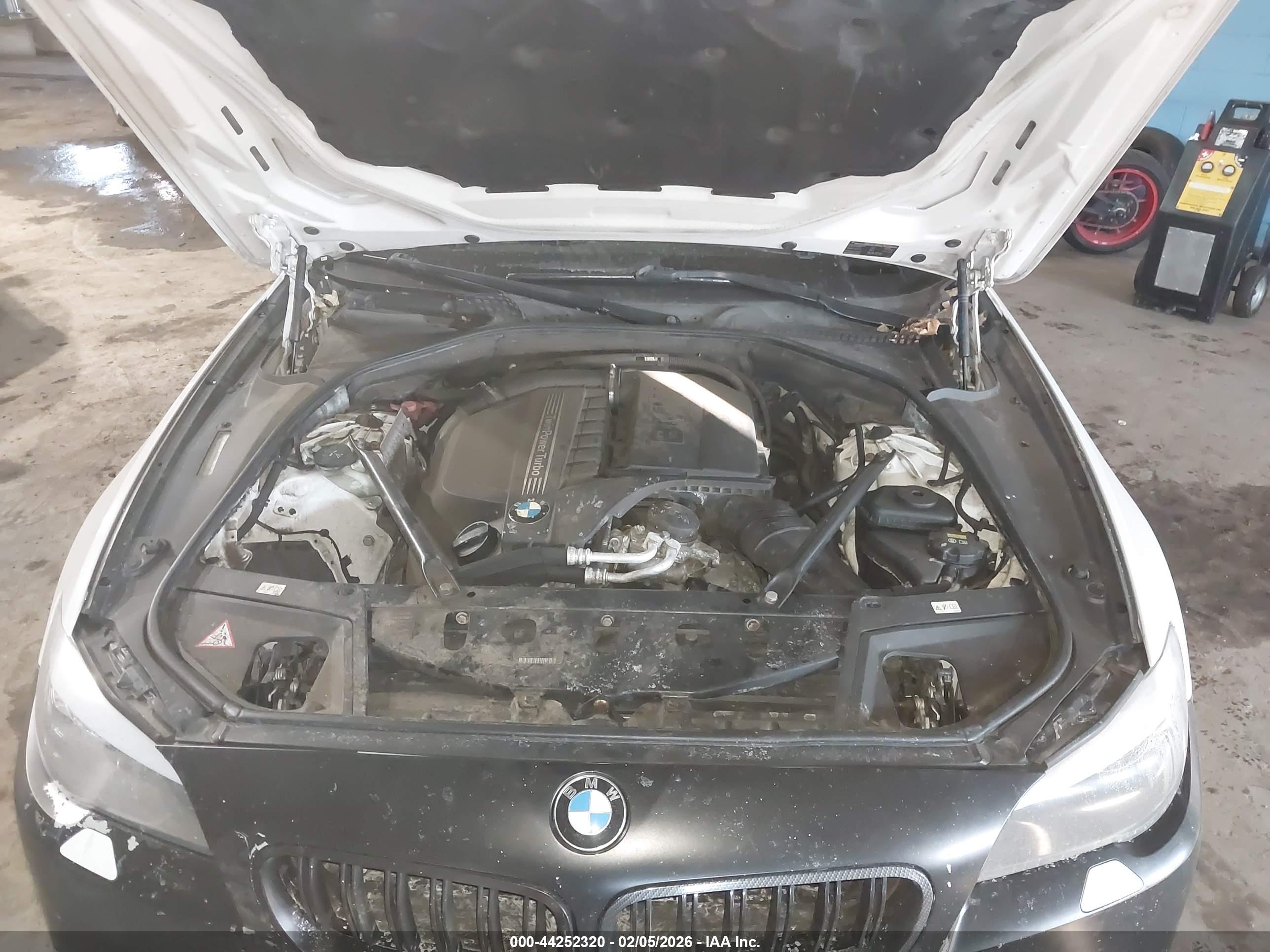 BMW 535I image 10