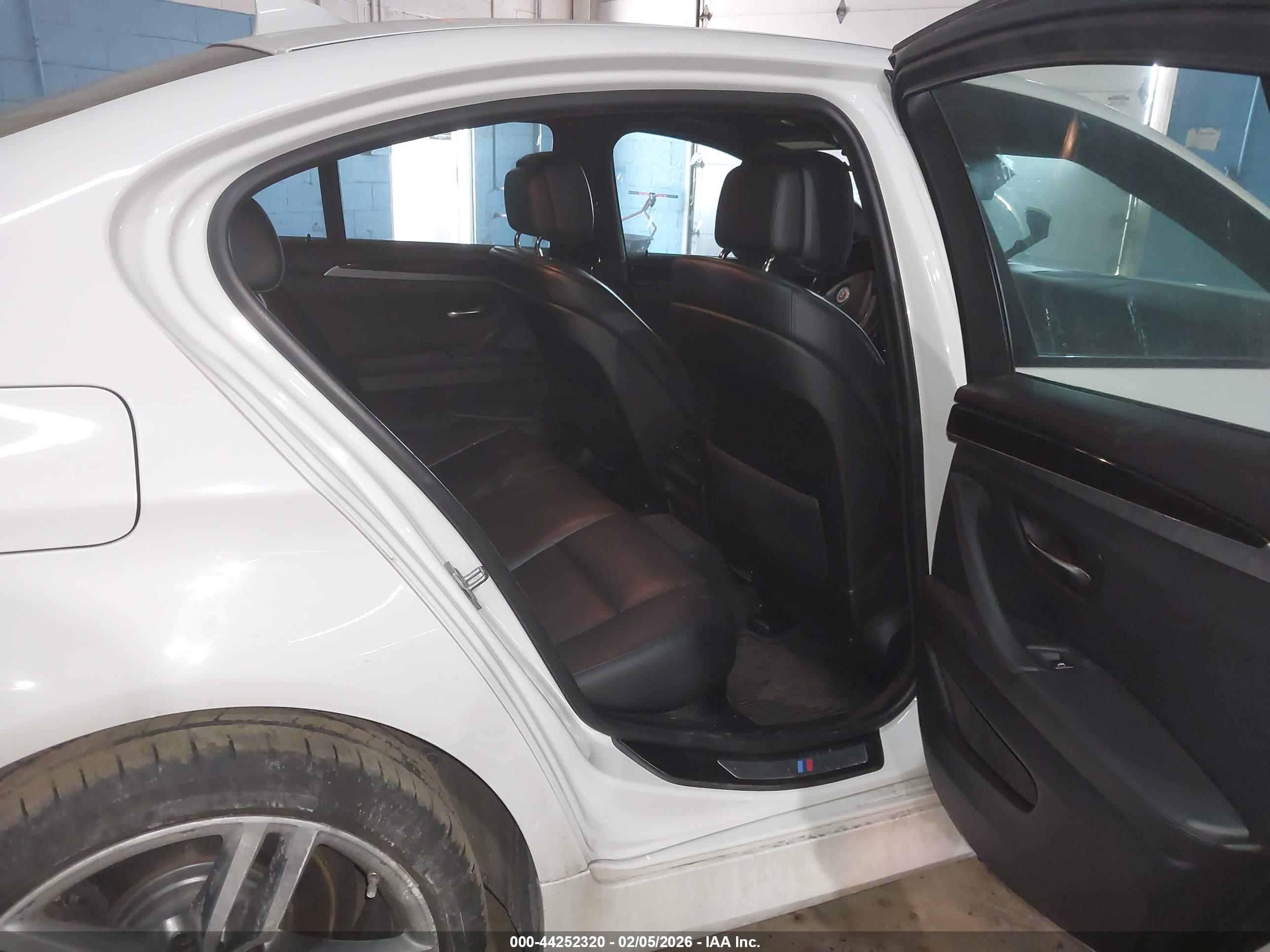 BMW 535I image 8