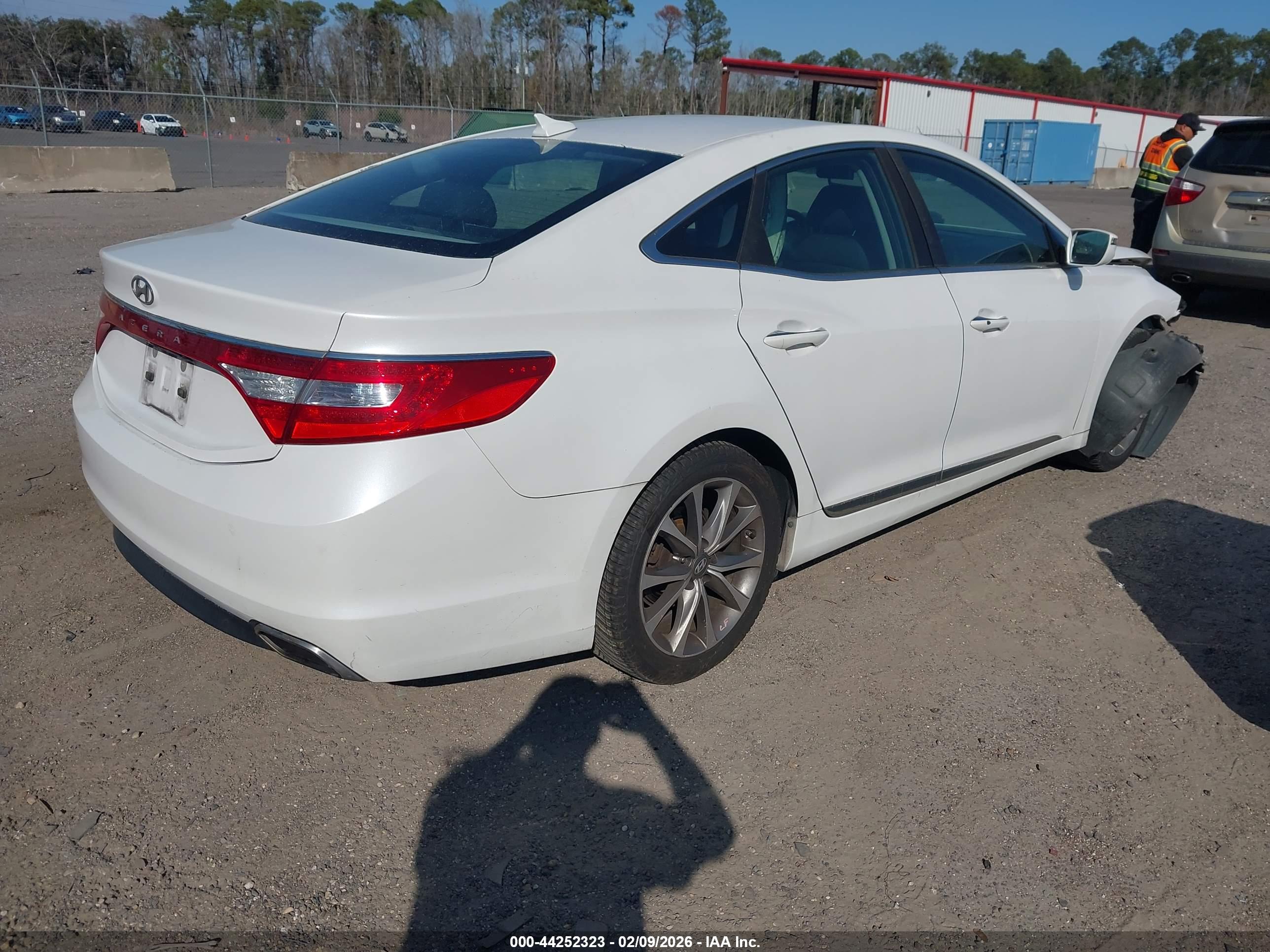 HYUNDAI AZERA image 4