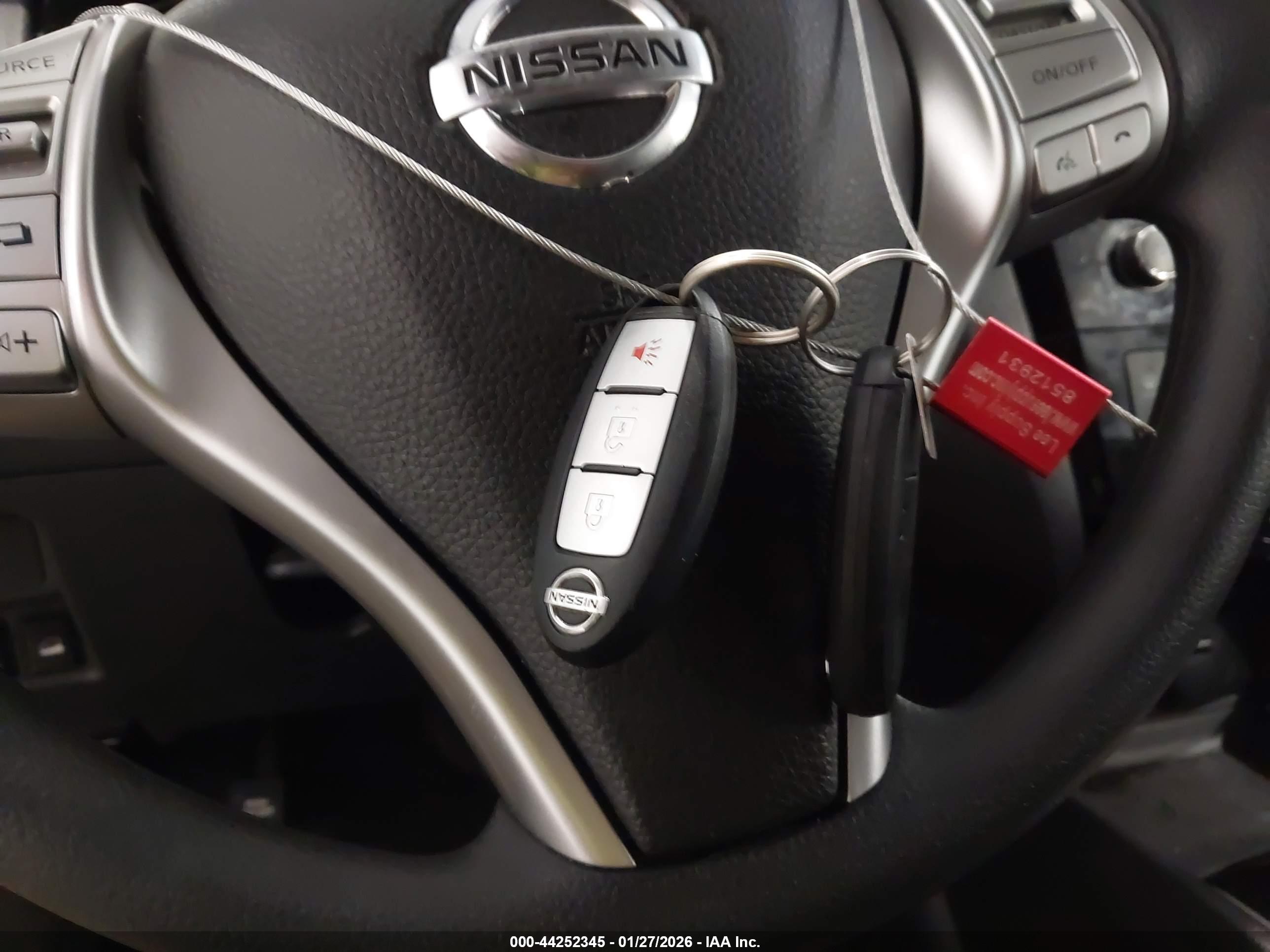NISSAN ROGUE image 11