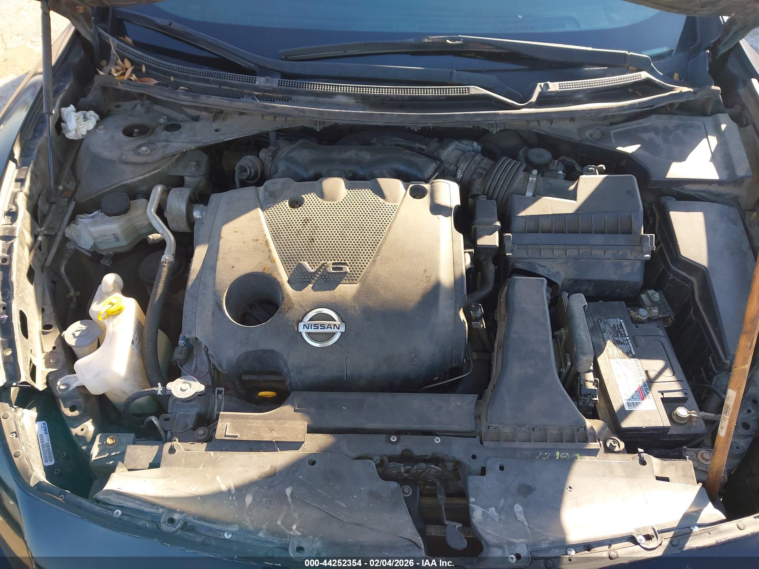 NISSAN MAXIMA image 10