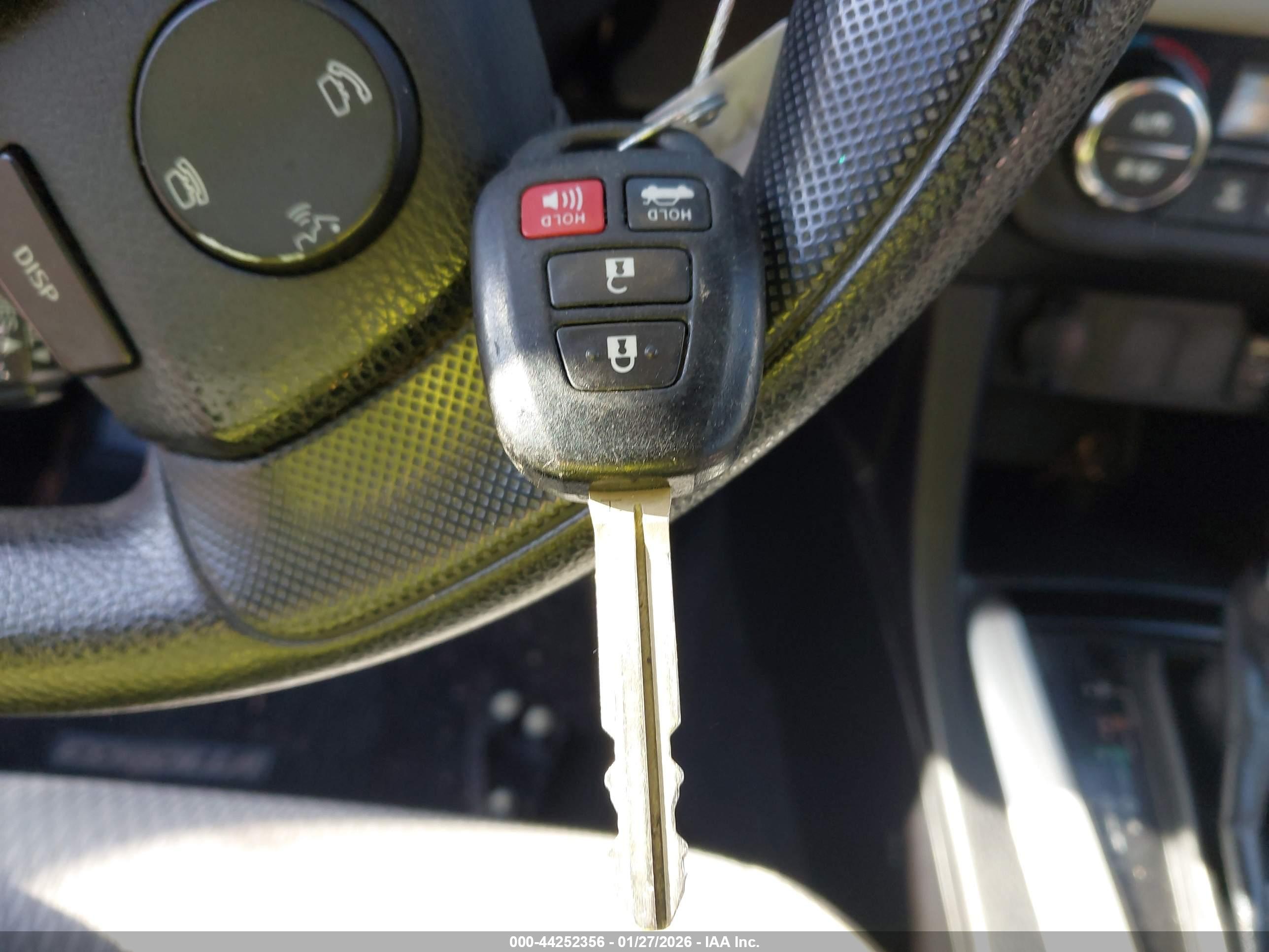 TOYOTA COROLLA image 11