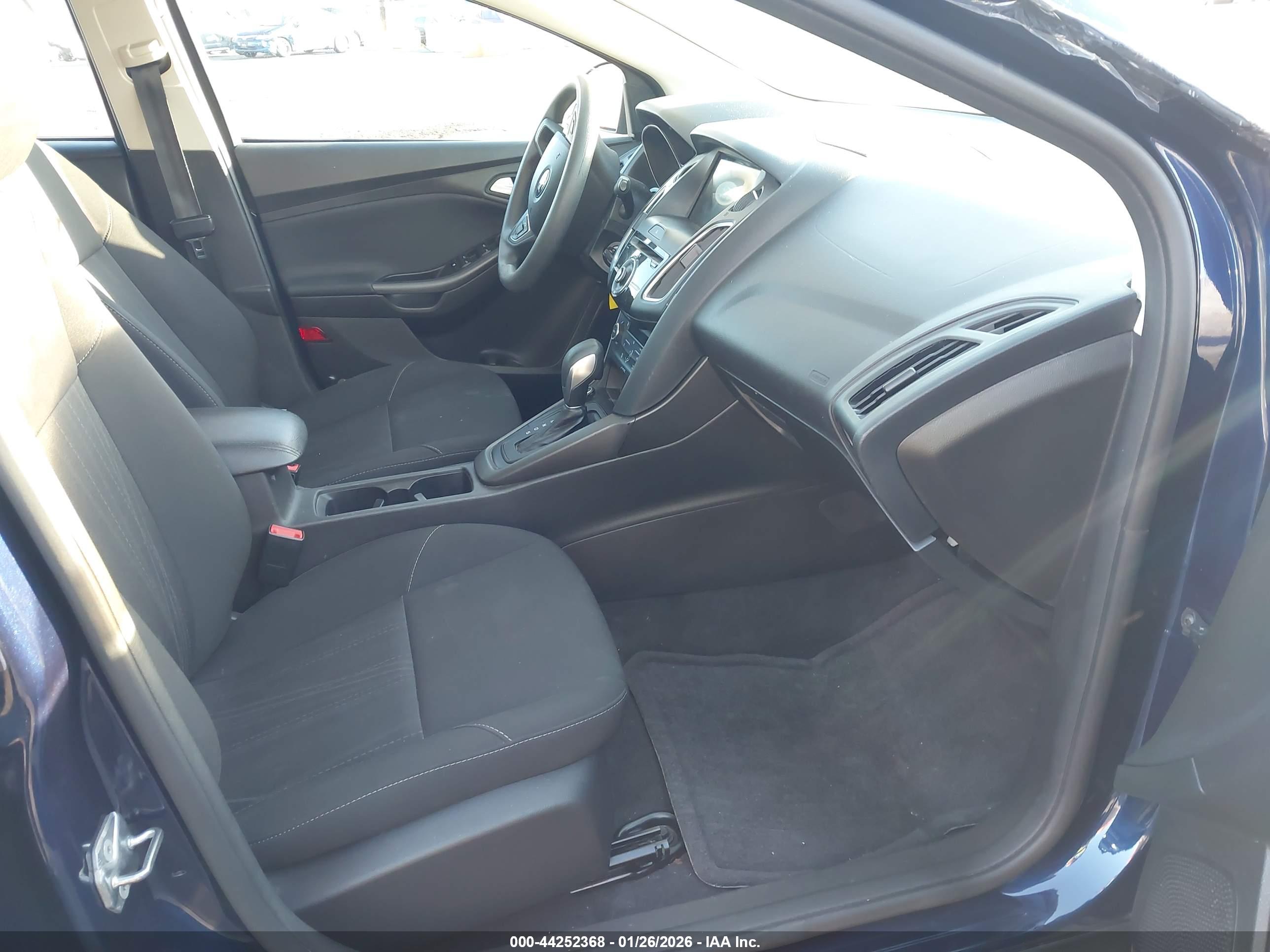 FORD FOCUS image 5
