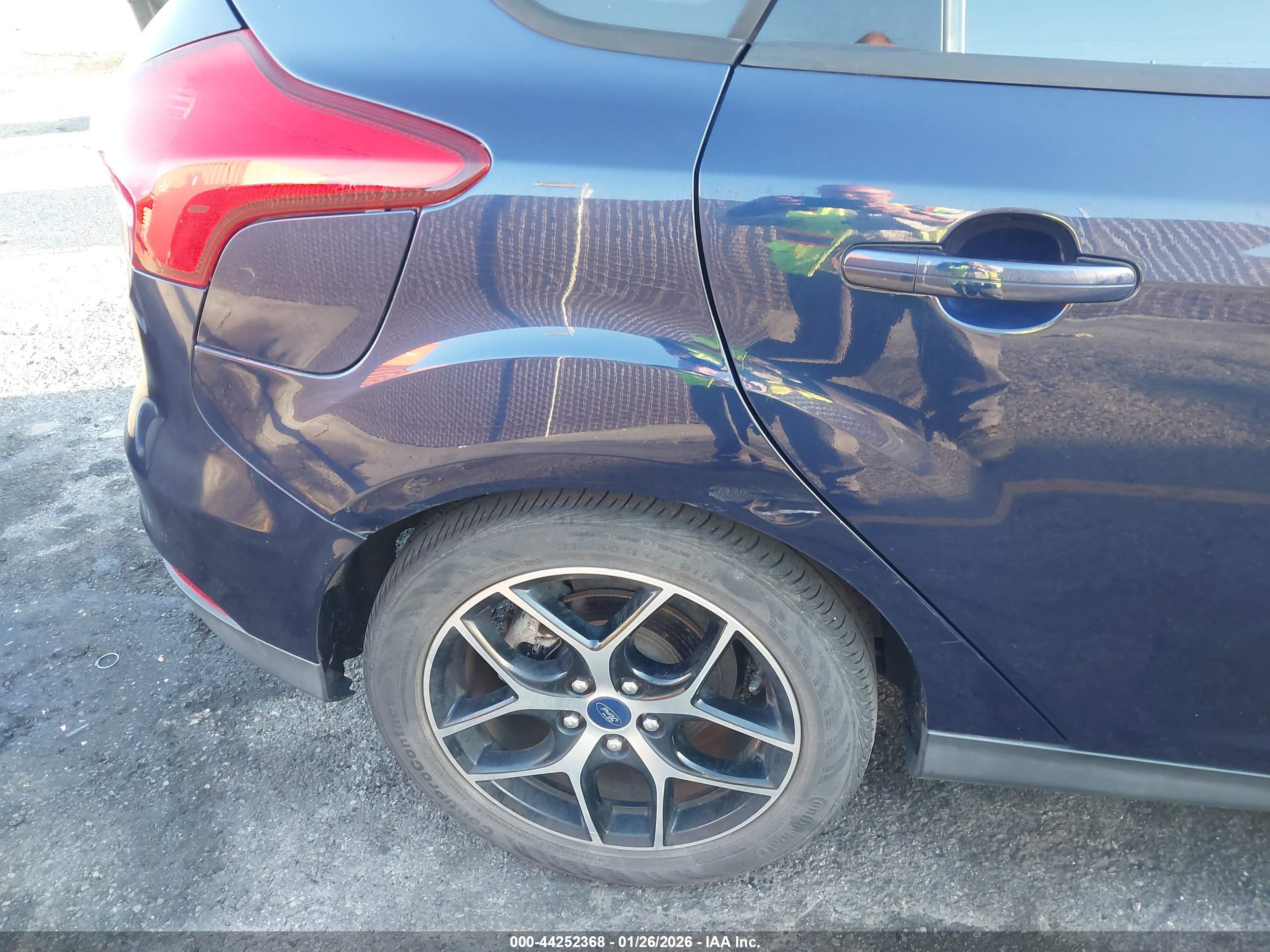 FORD FOCUS image 6