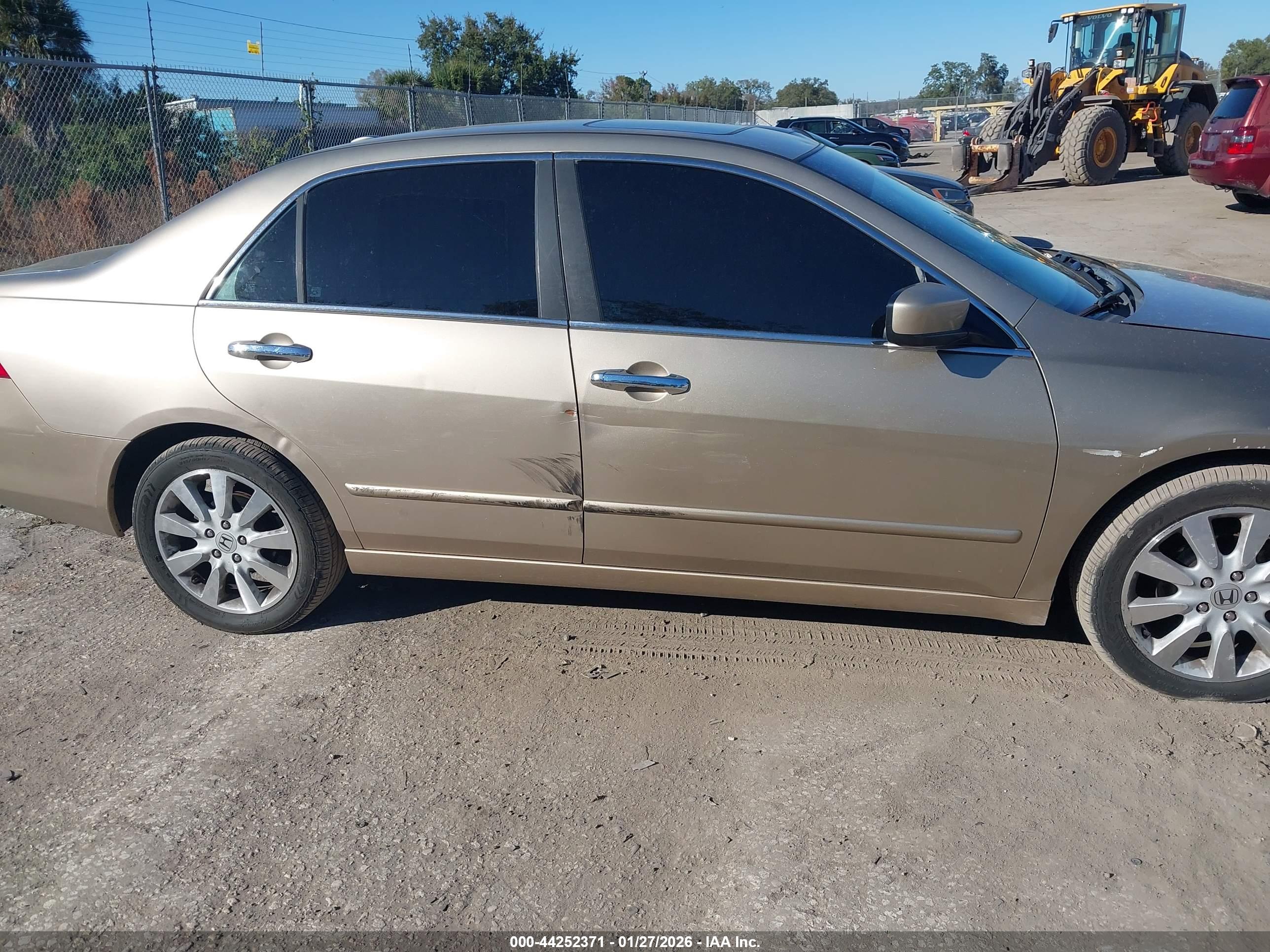 HONDA ACCORD image 6