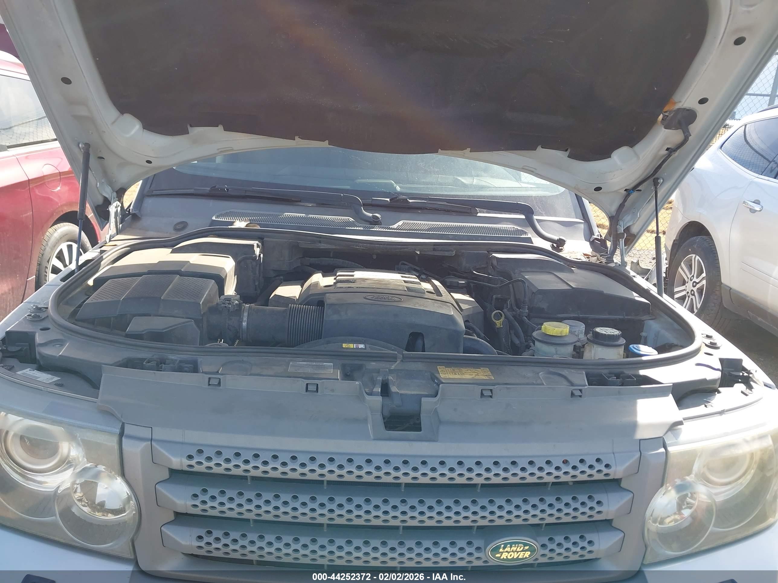 LAND ROVER image 10