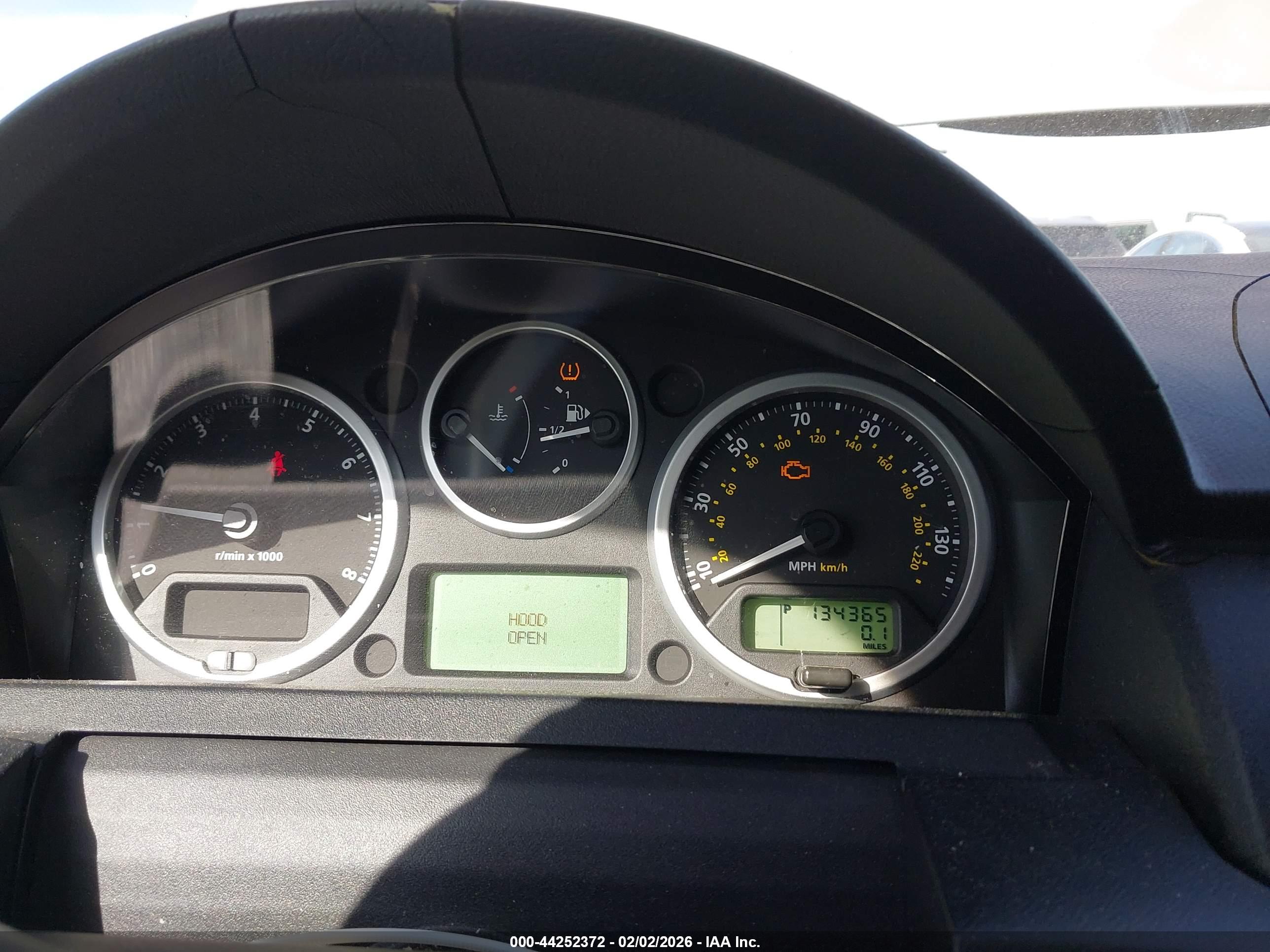 LAND ROVER image 7