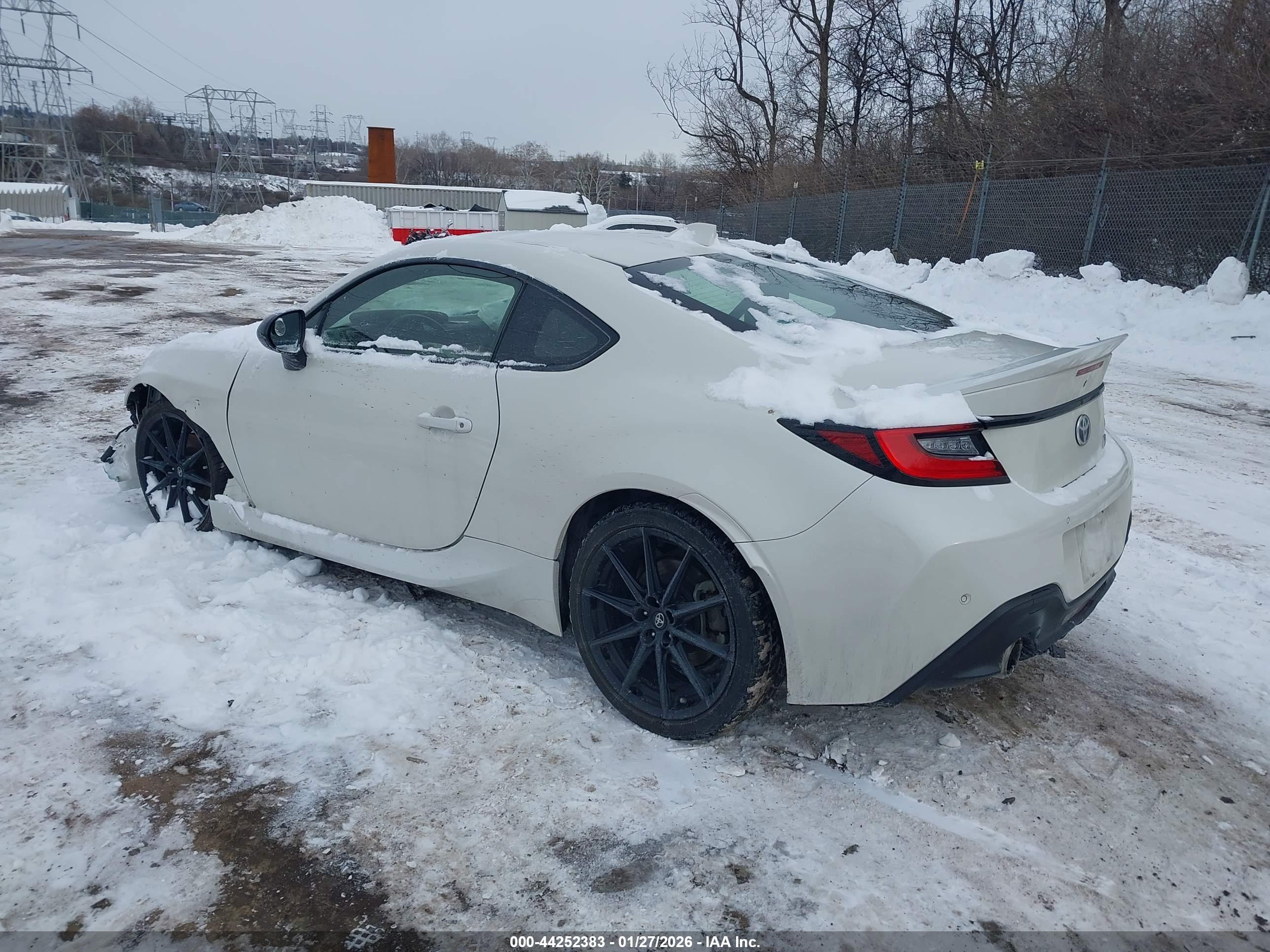 TOYOTA GR86 image 3