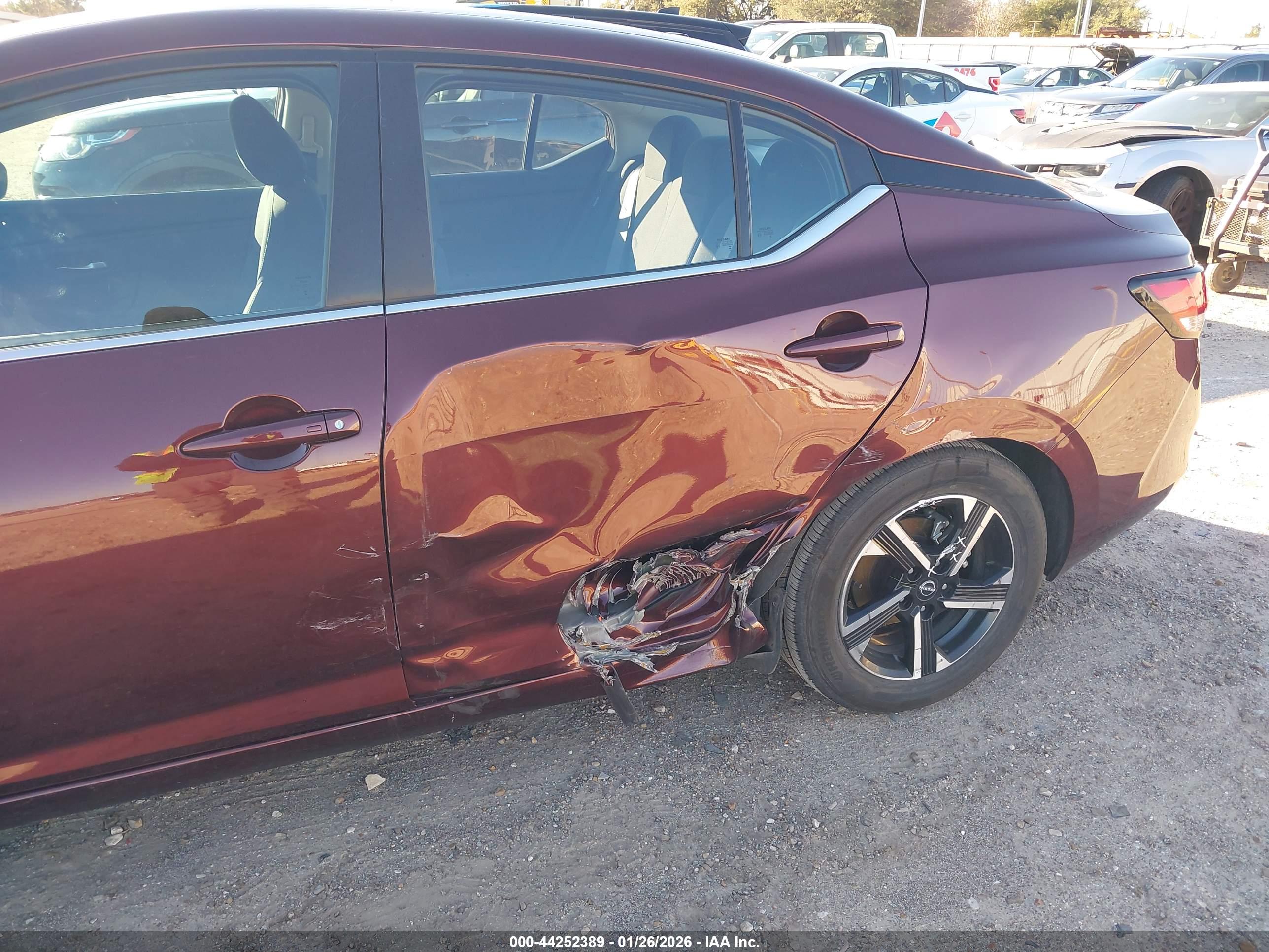 NISSAN SENTRA image 6