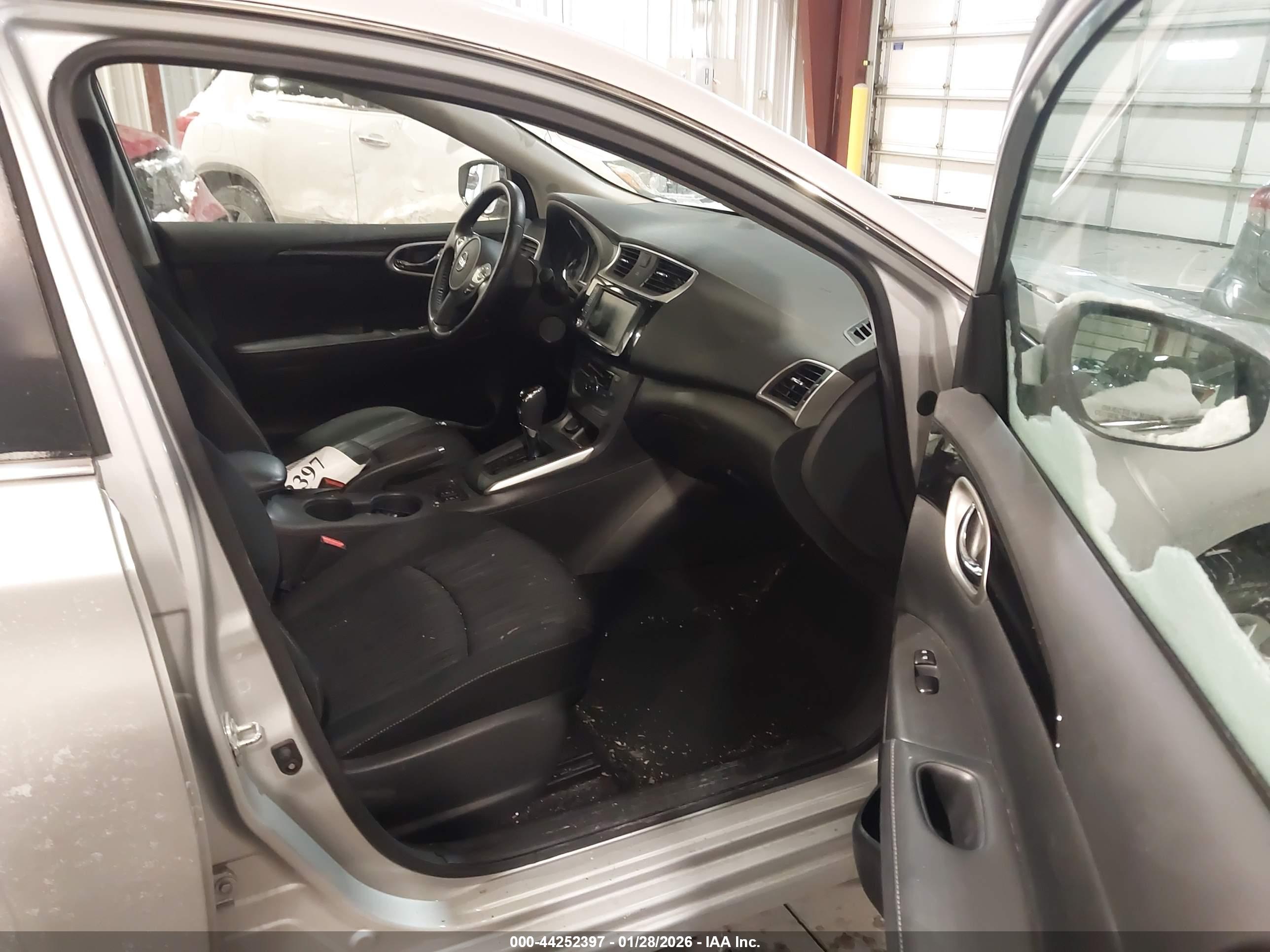 NISSAN SENTRA image 5