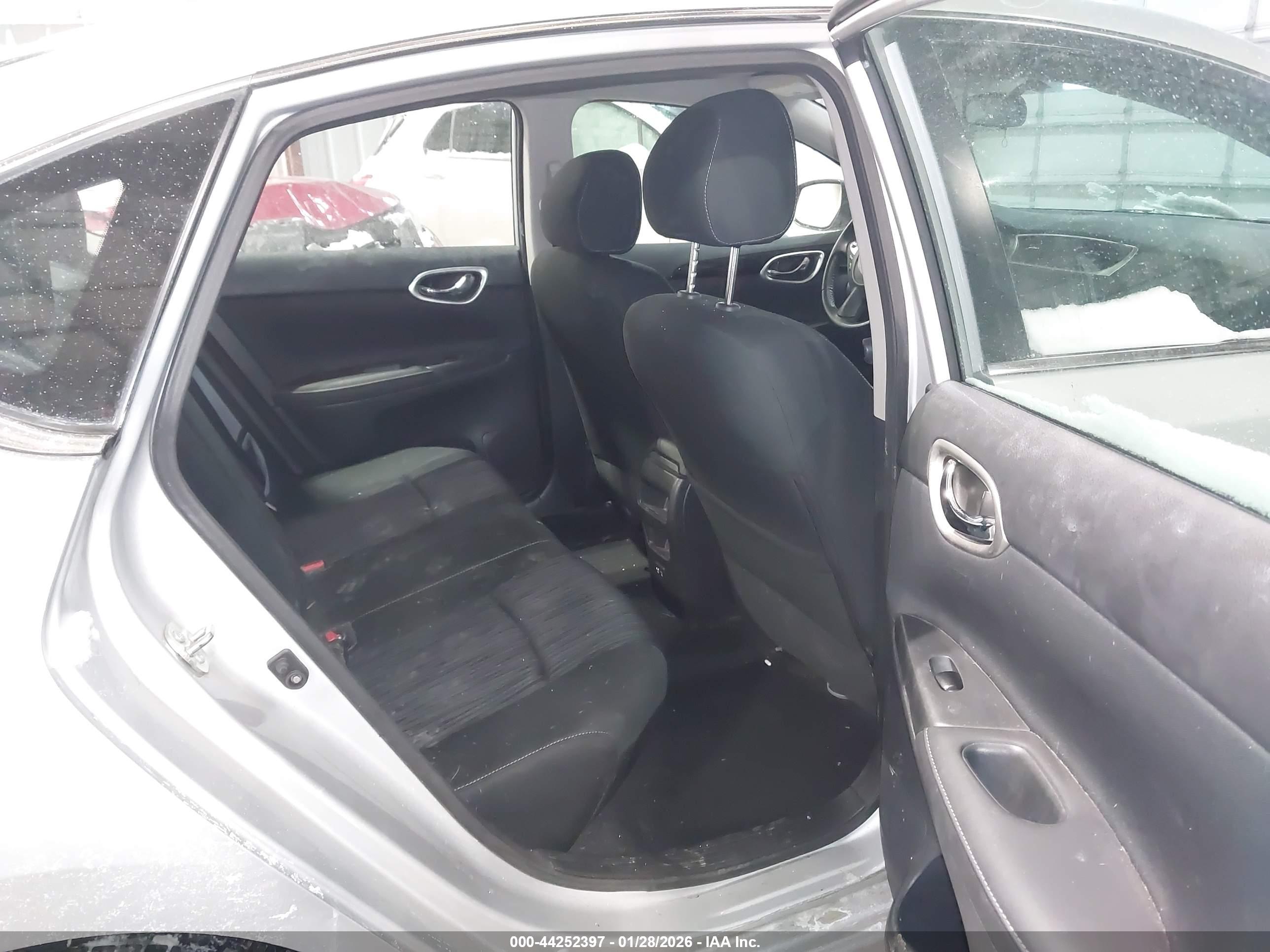 NISSAN SENTRA image 8