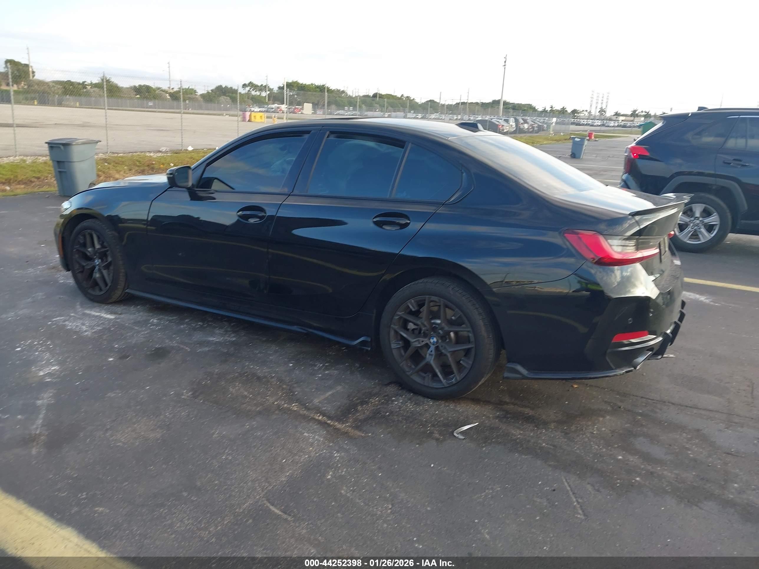 BMW 330I image 3