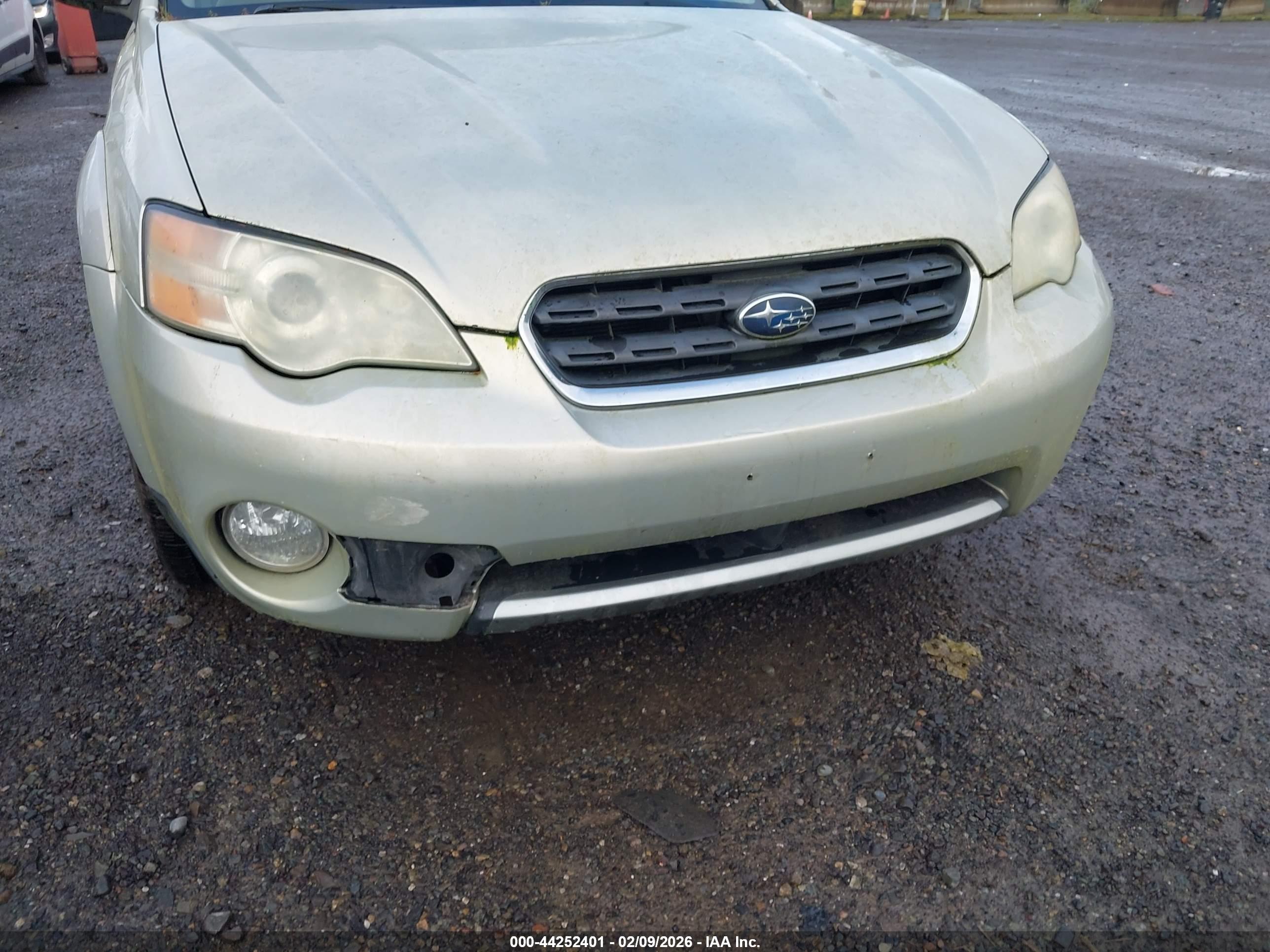 SUBARU OUTBACK image 6