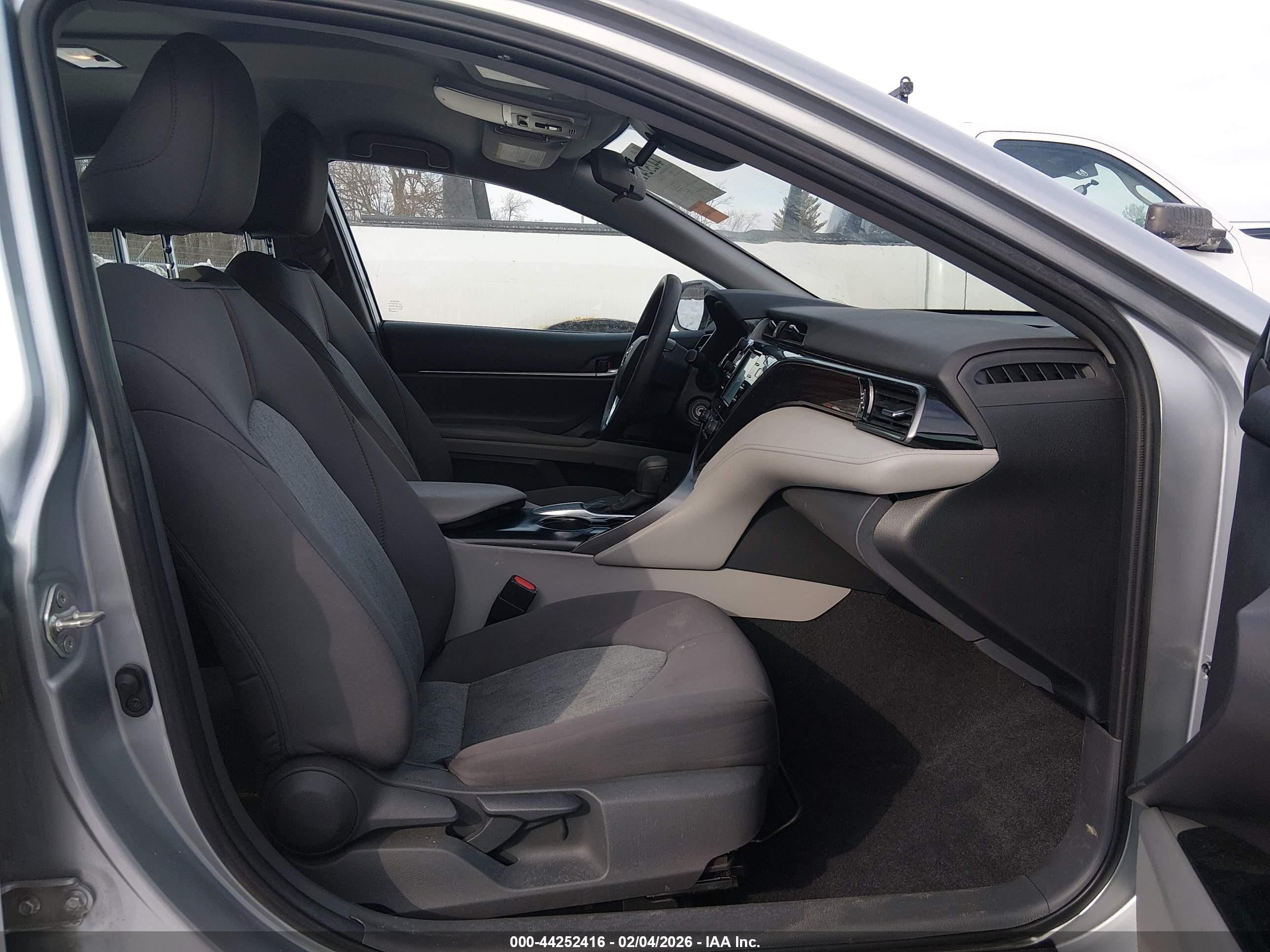 TOYOTA CAMRY image 5