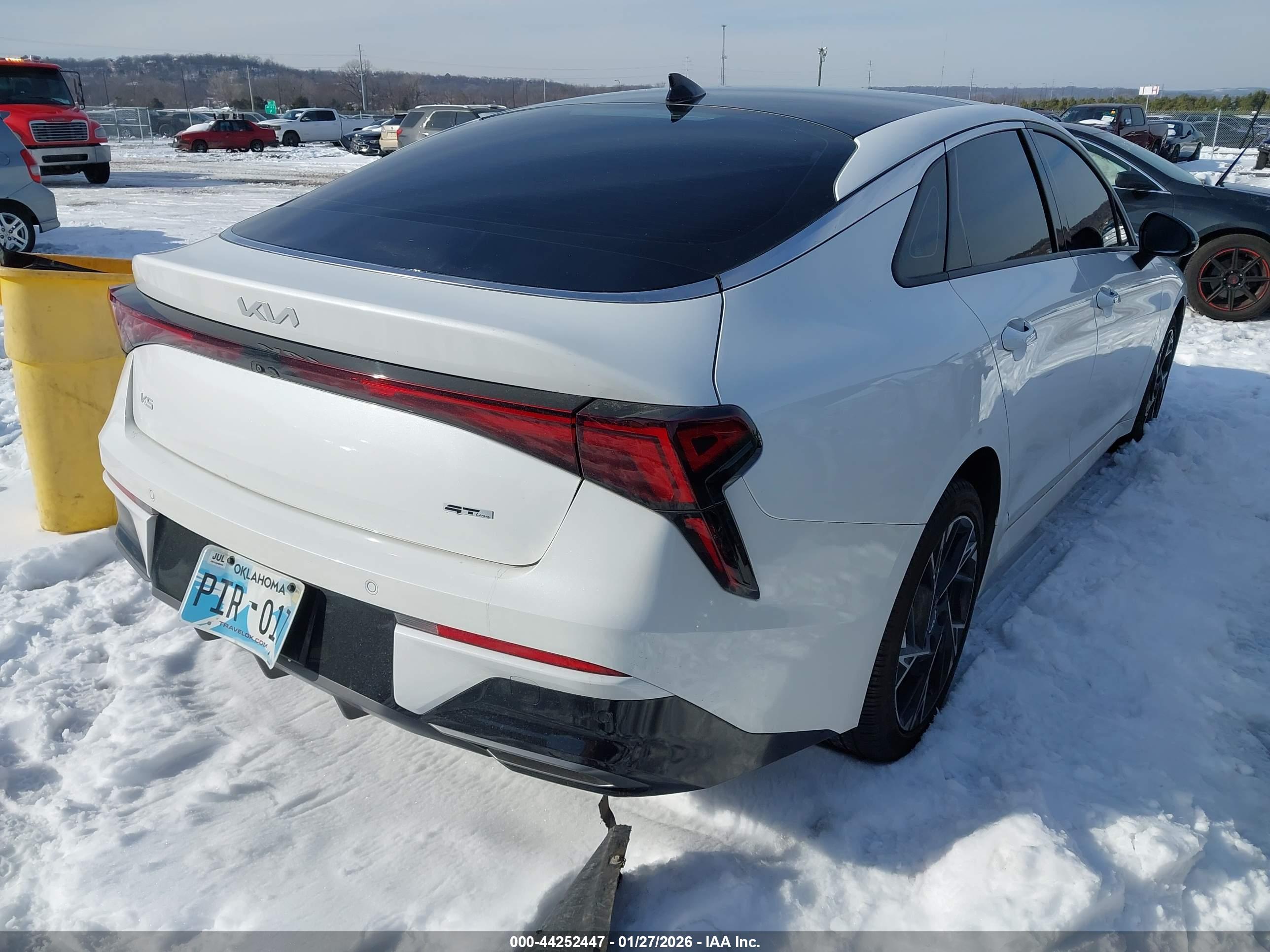 KIA K5 image 4