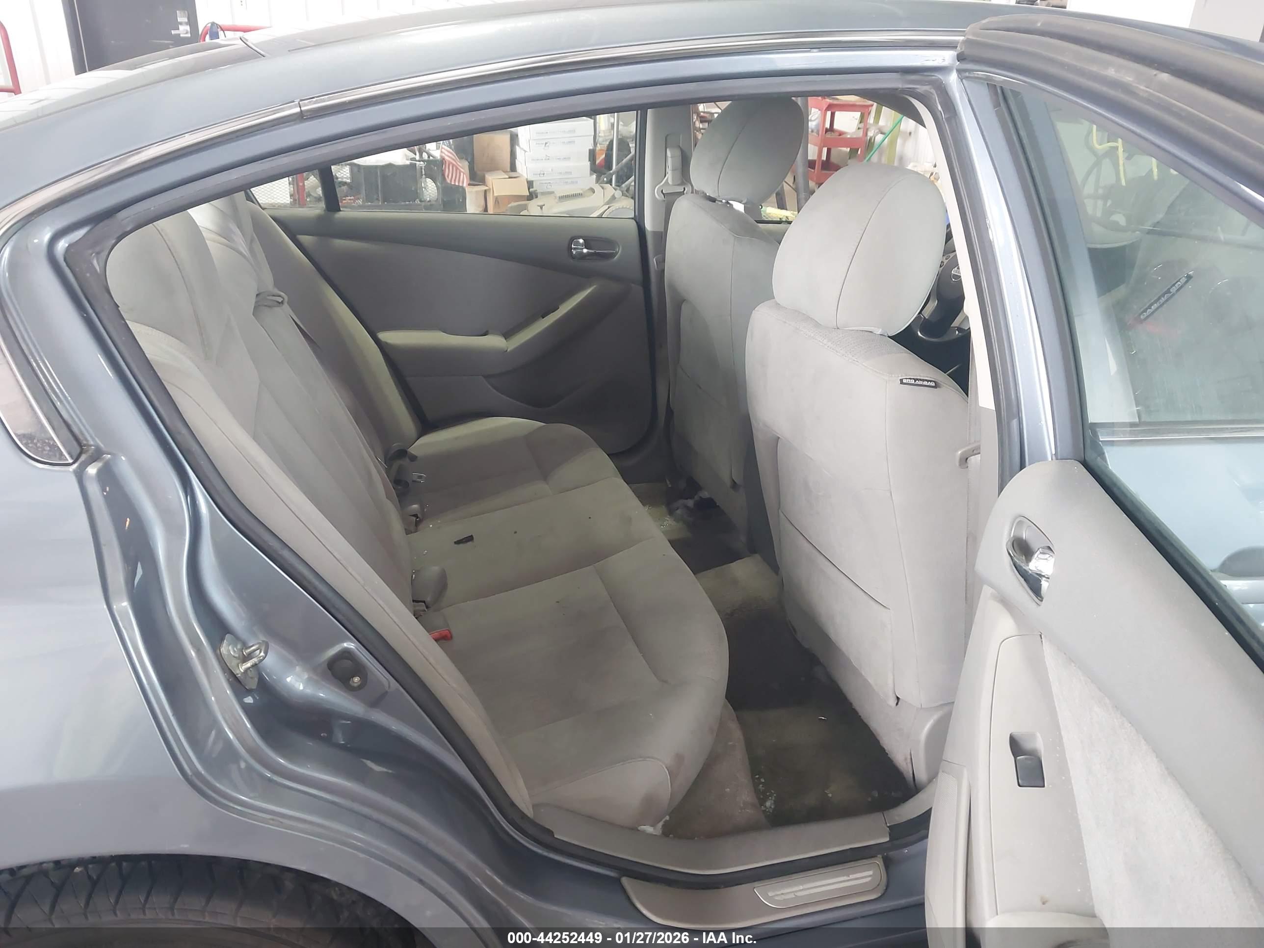 NISSAN ALTIMA image 8