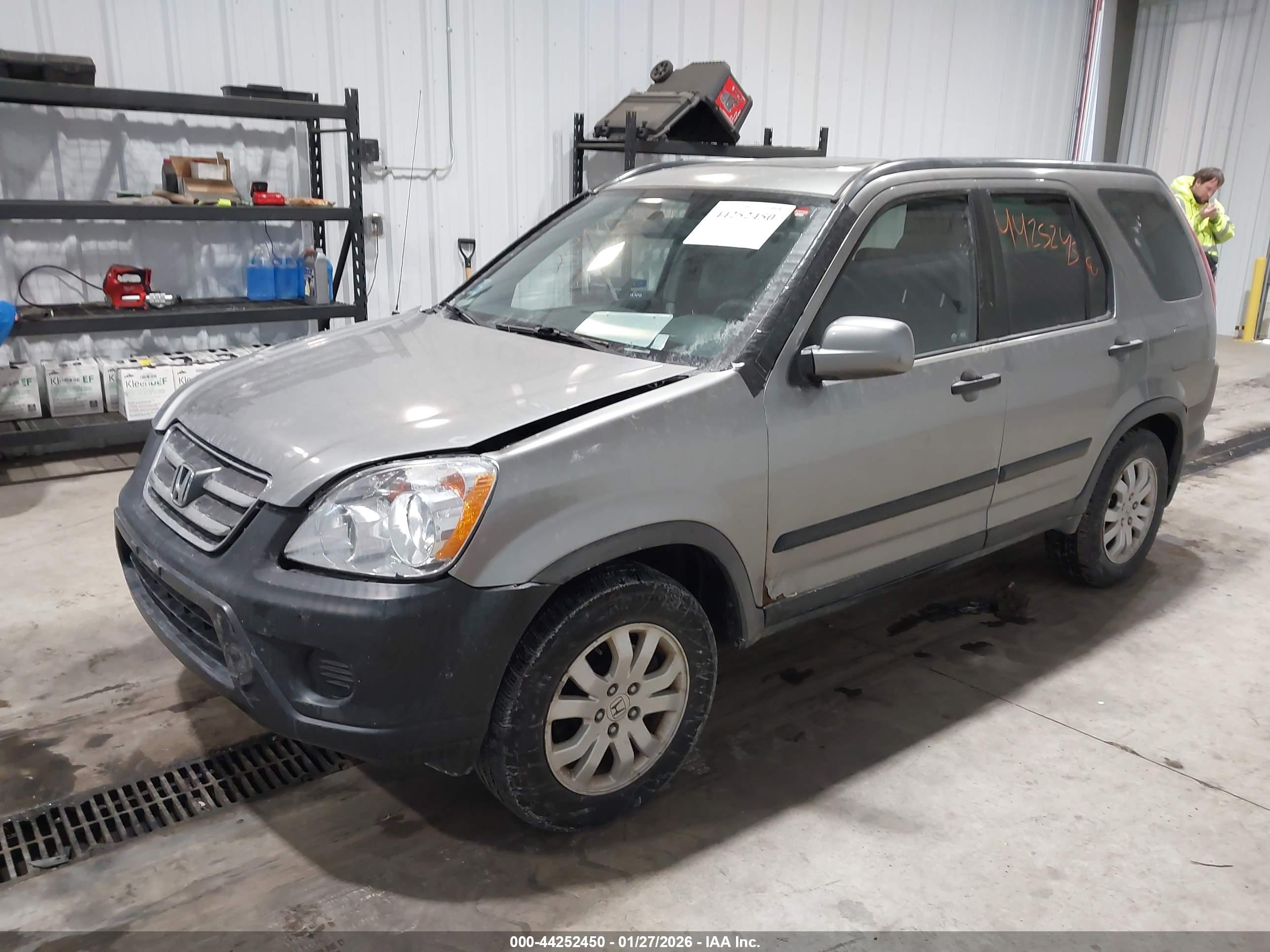 HONDA CR-V image 2