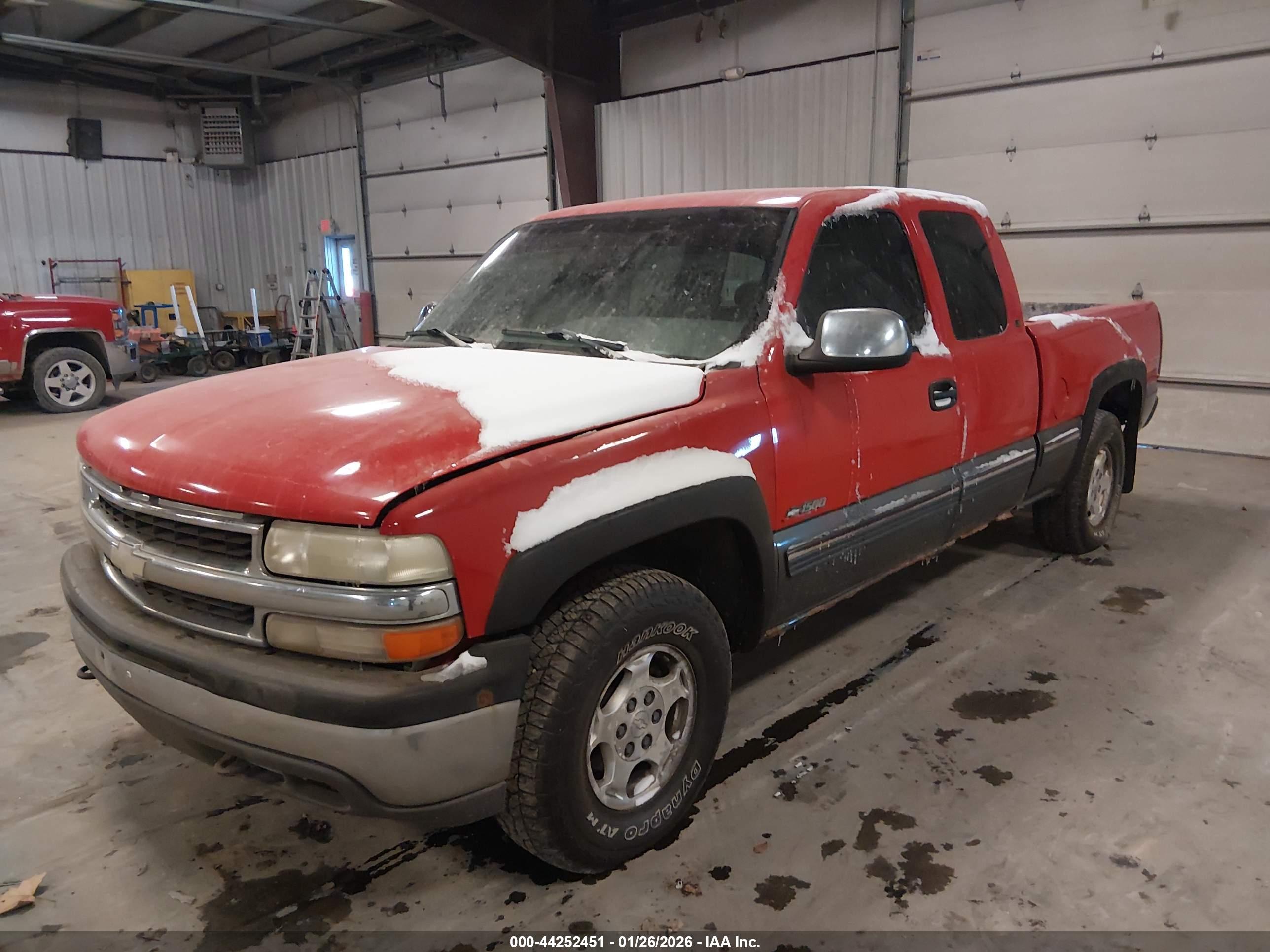 CHEVROLET SILVERADO image 2