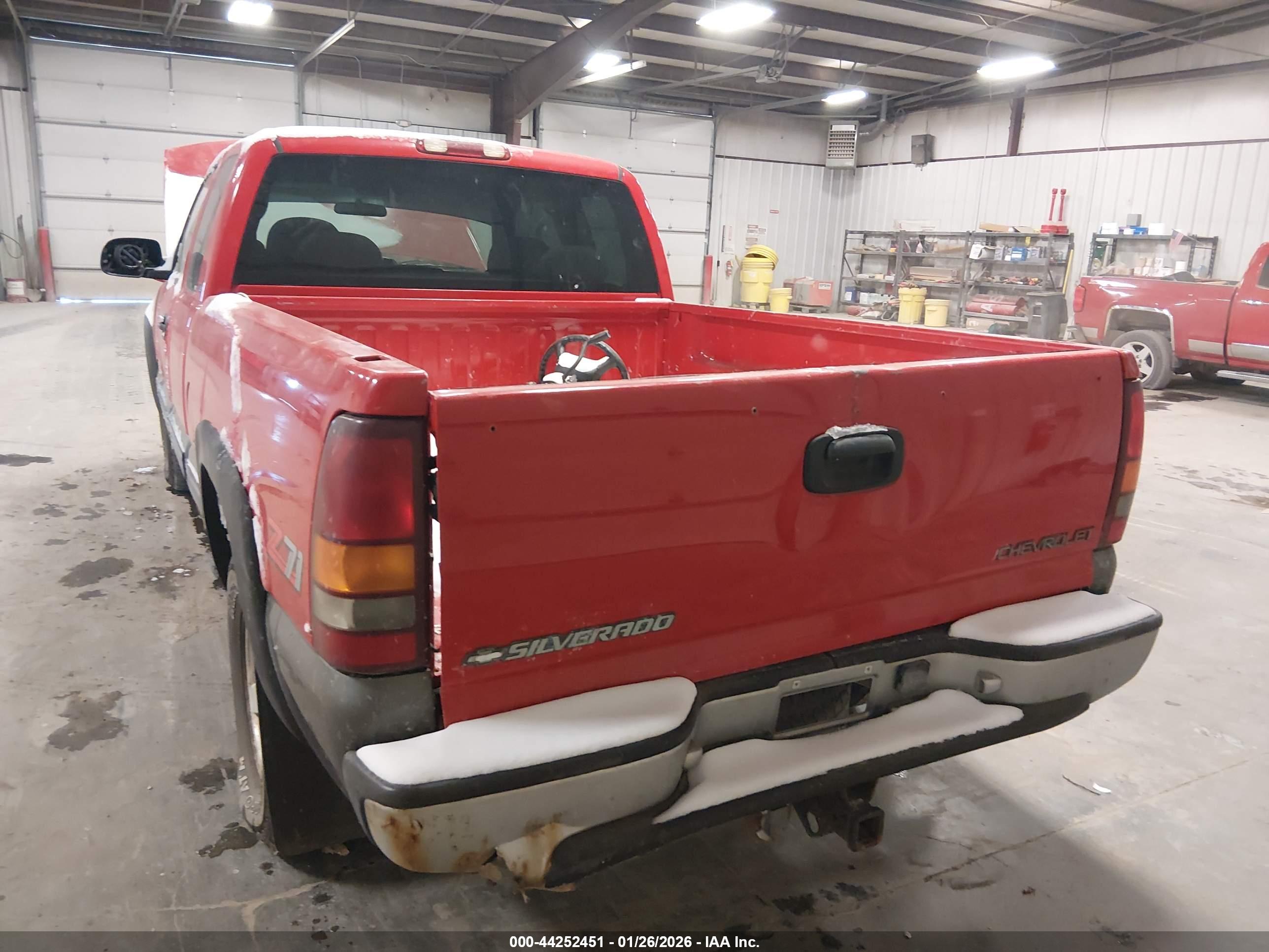 CHEVROLET SILVERADO image 6