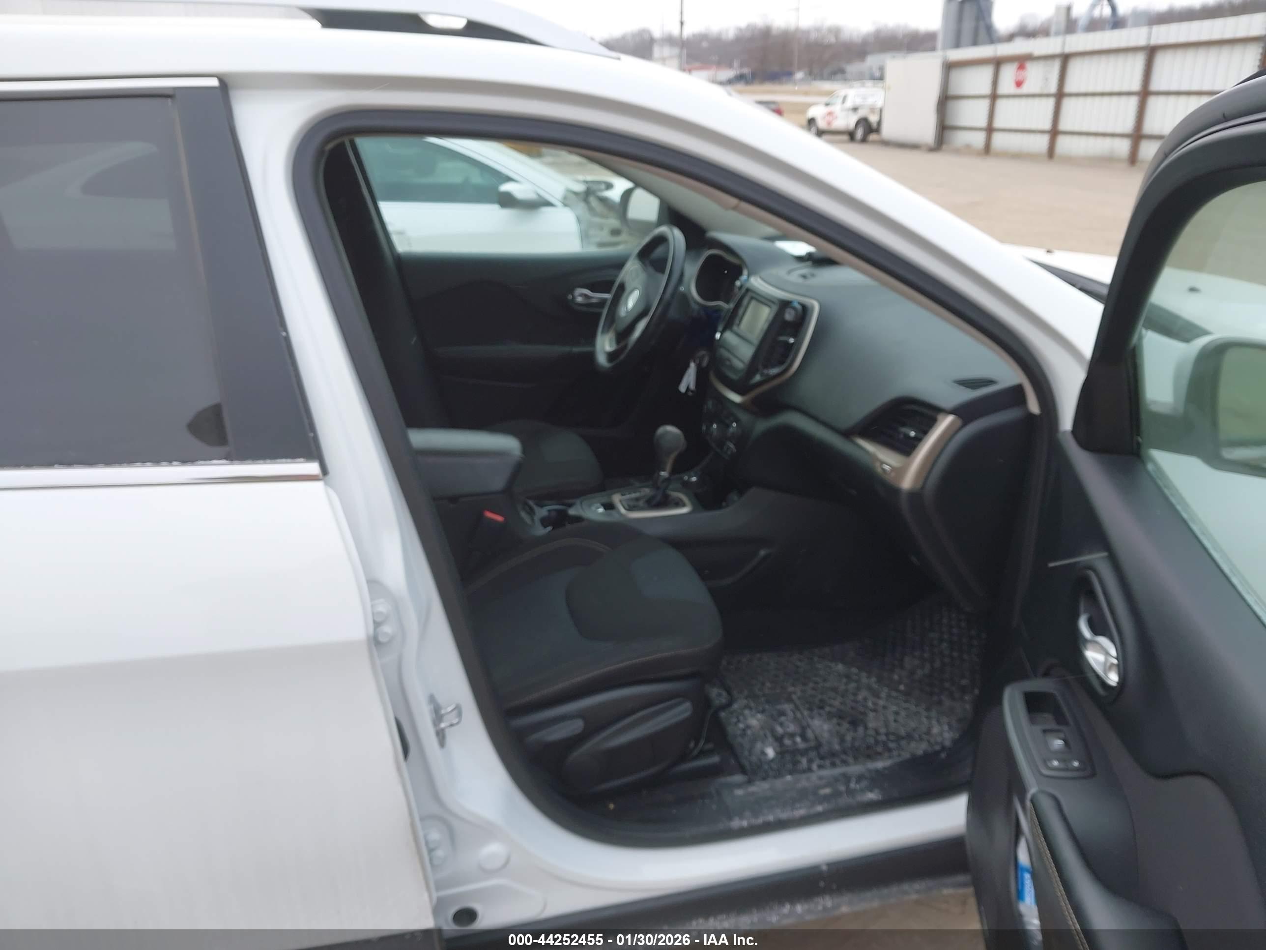 JEEP CHEROKEE image 5