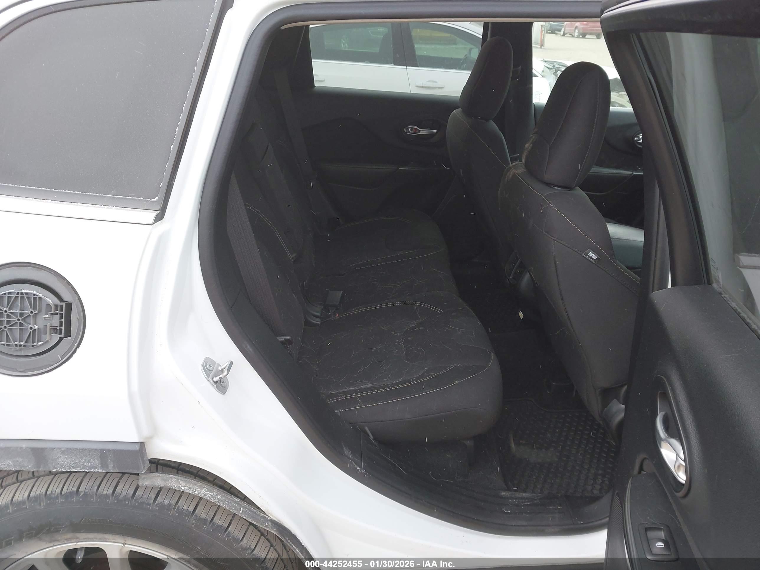 JEEP CHEROKEE image 8
