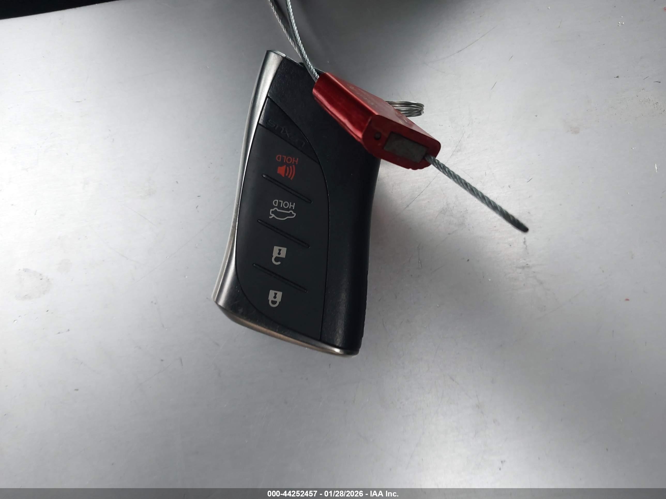 LEXUS ES image 11