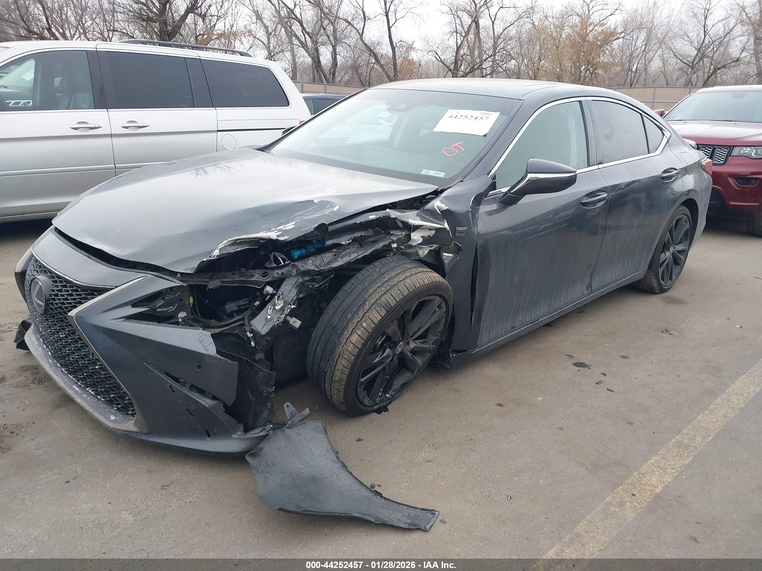 LEXUS ES image 2