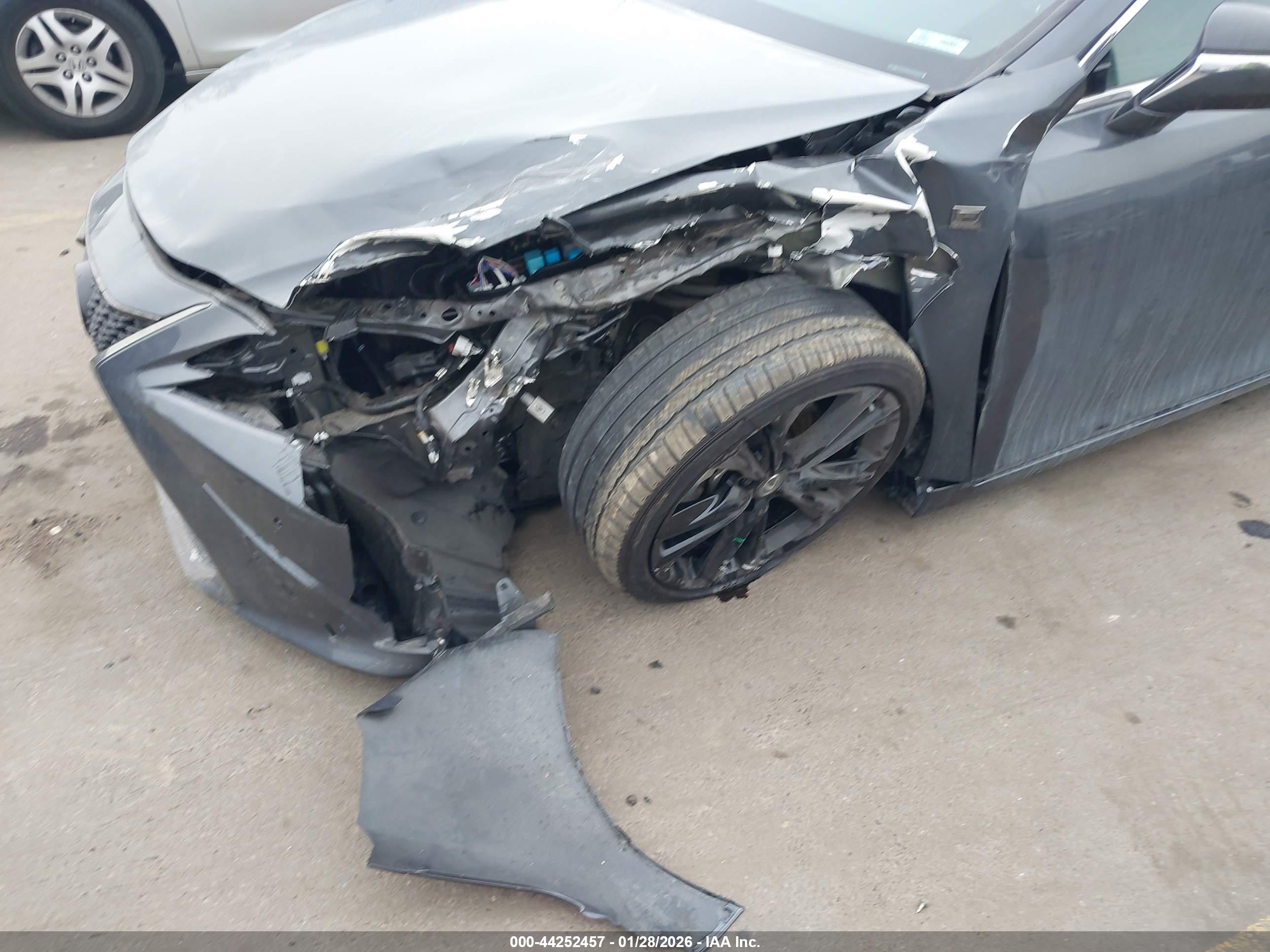 LEXUS ES image 6