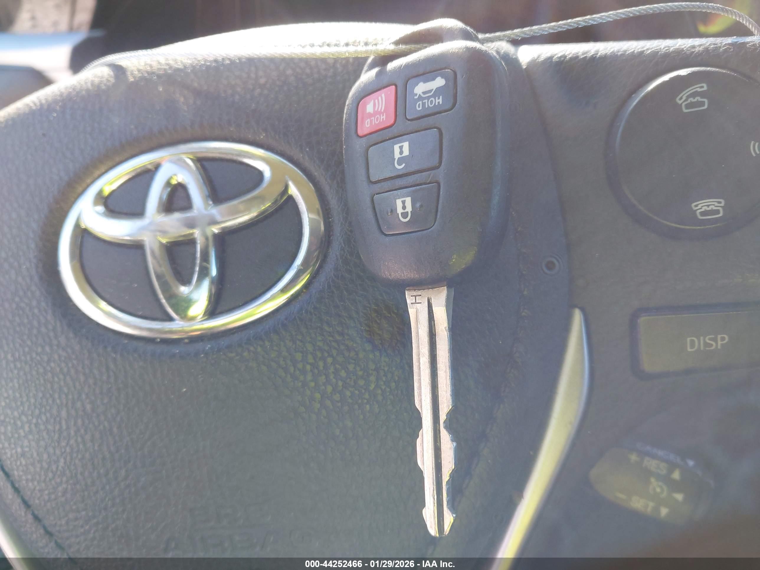 TOYOTA COROLLA image 11