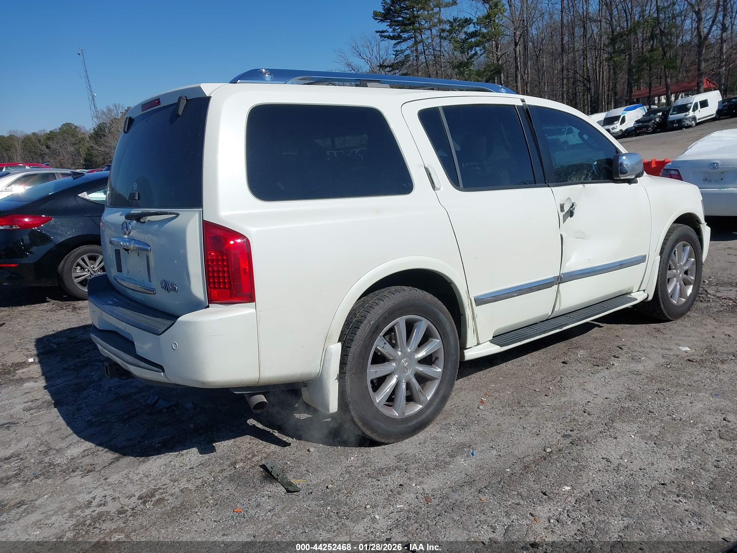 INFINITI QX56 image 4