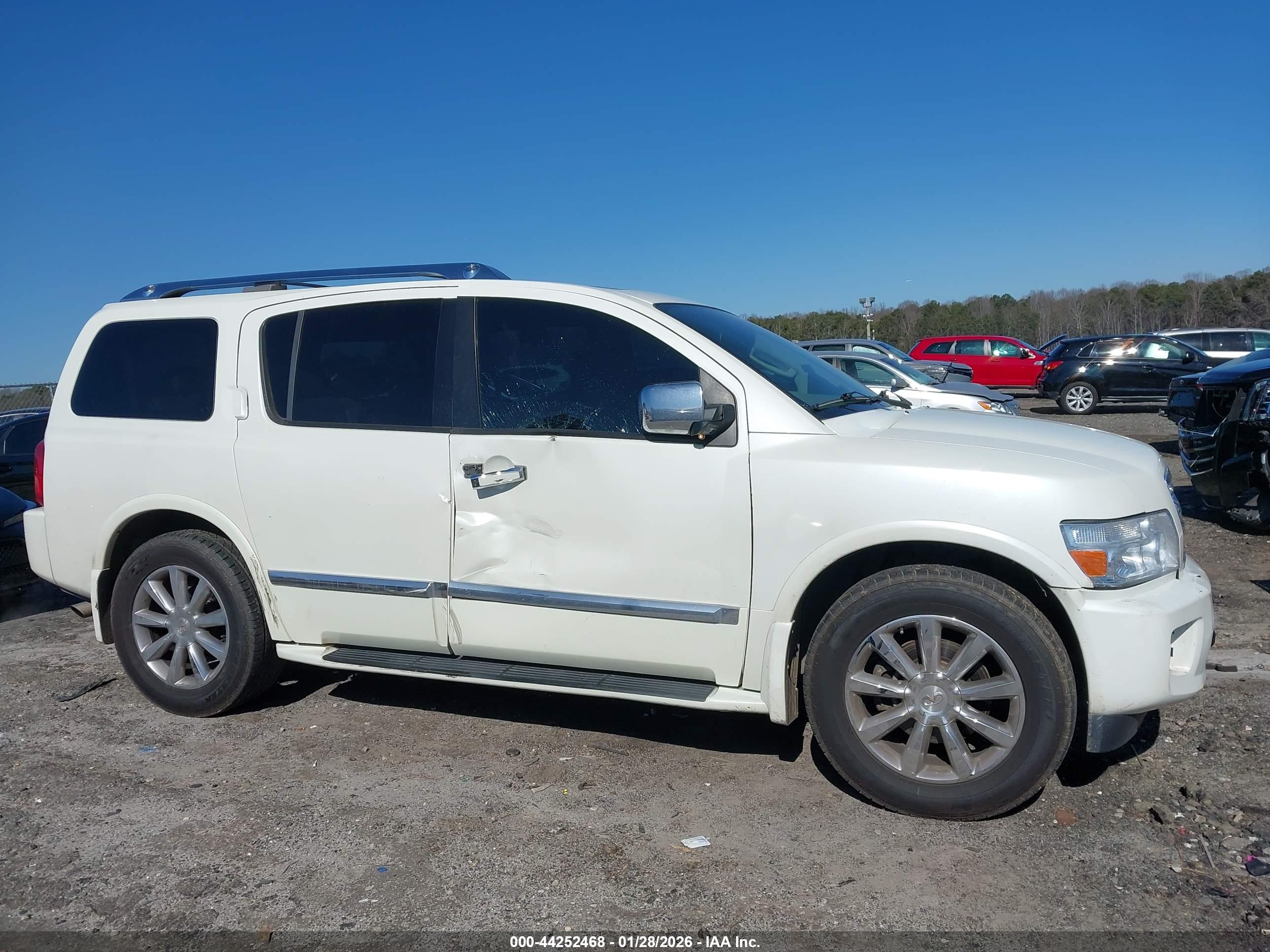 INFINITI QX56 image 6