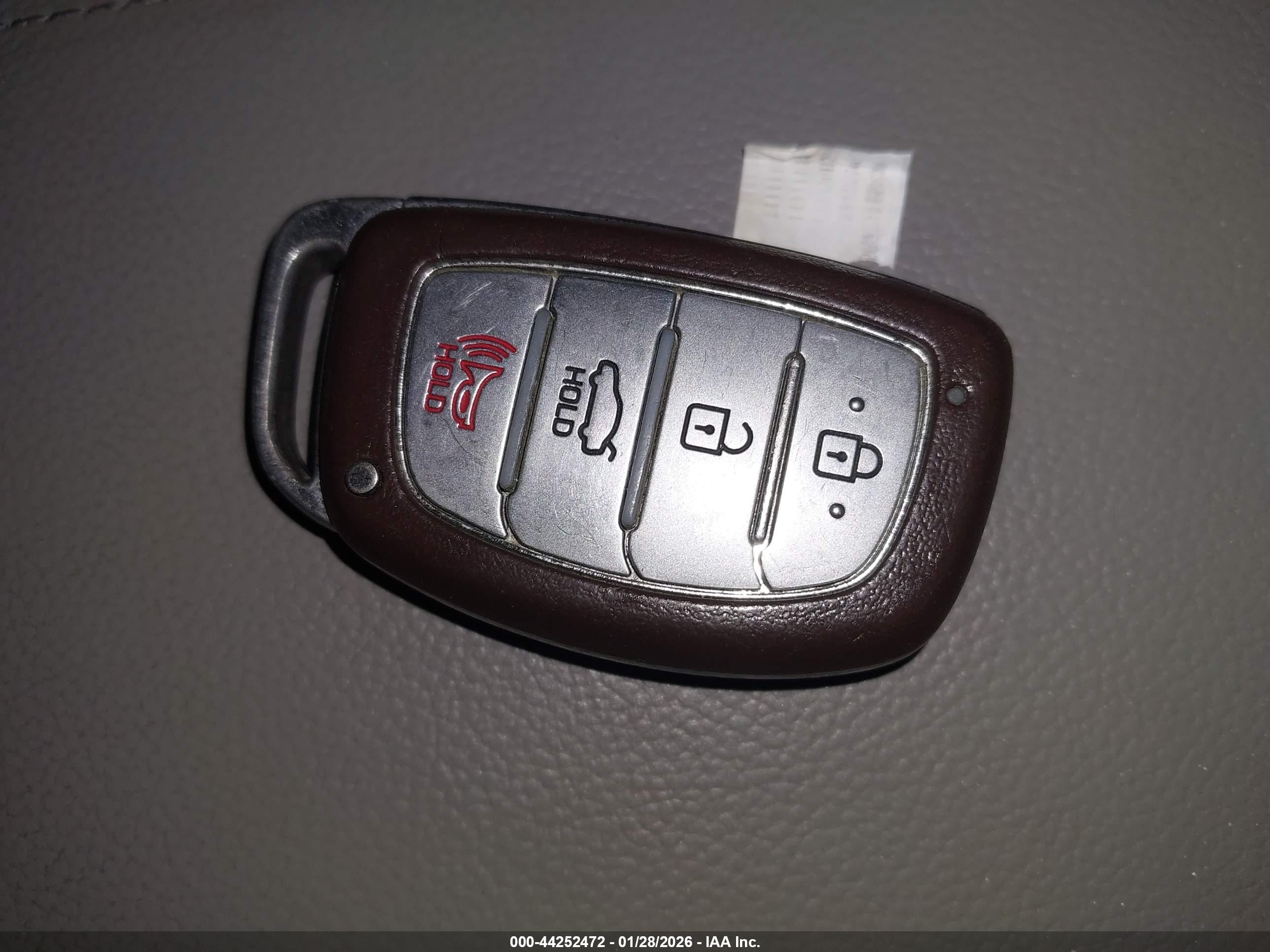 HYUNDAI ELANTRA image 11
