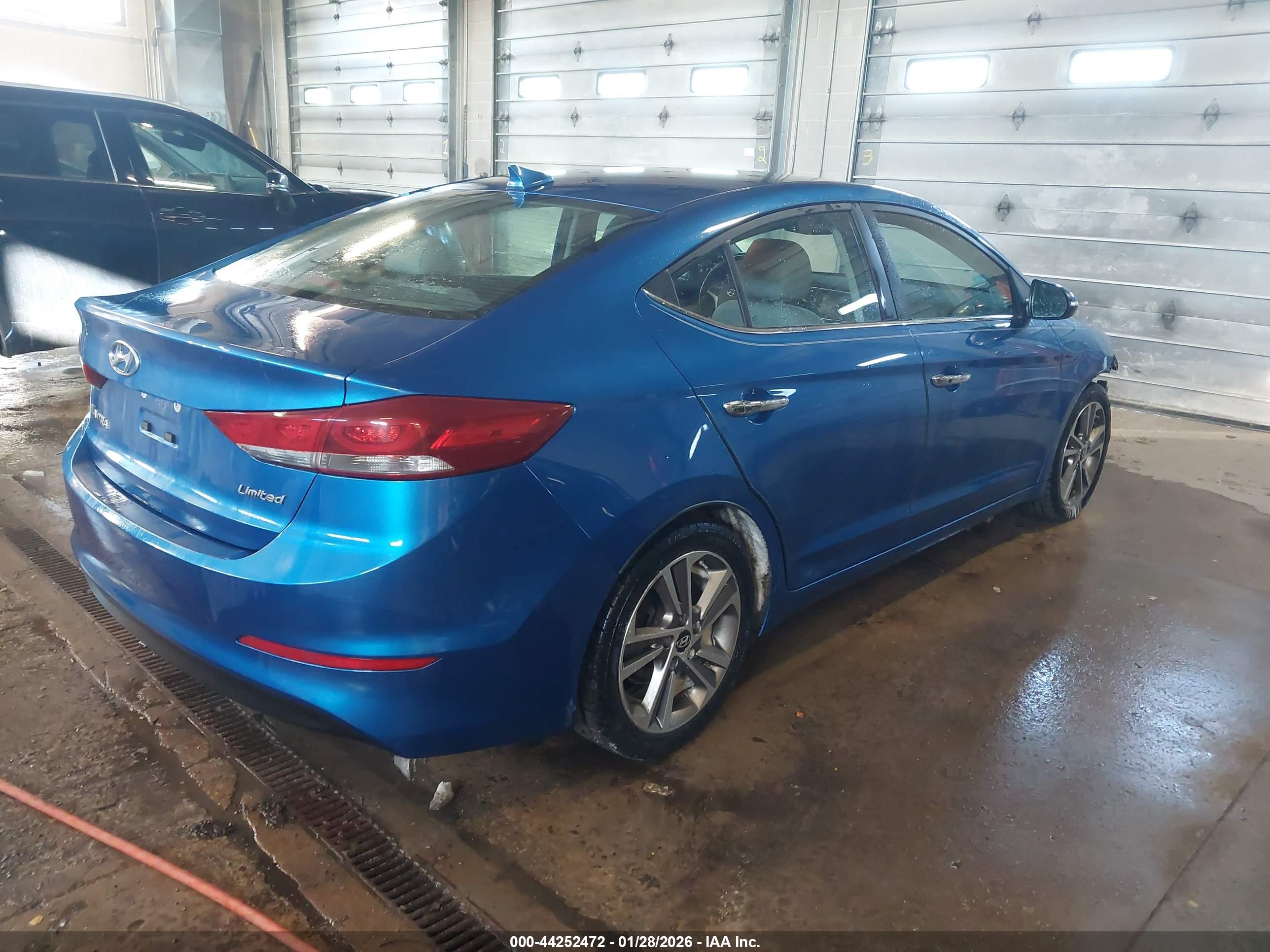 HYUNDAI ELANTRA image 4