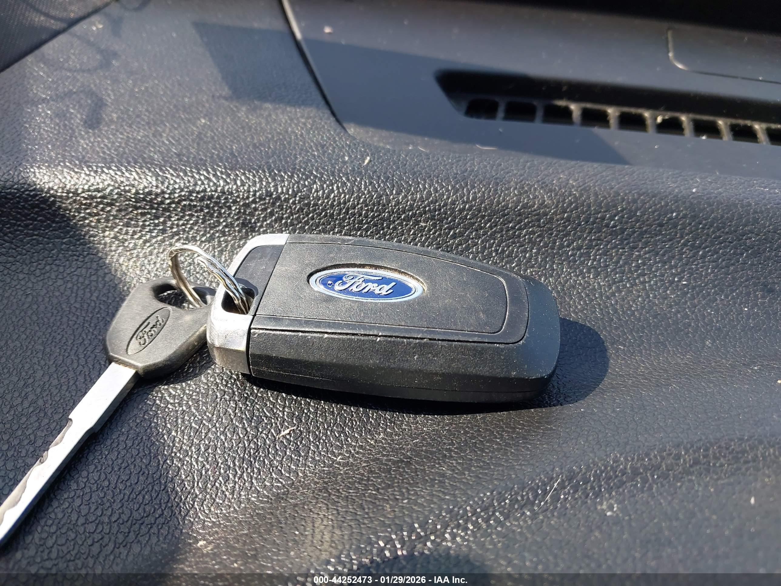 FORD EXPLORER image 11