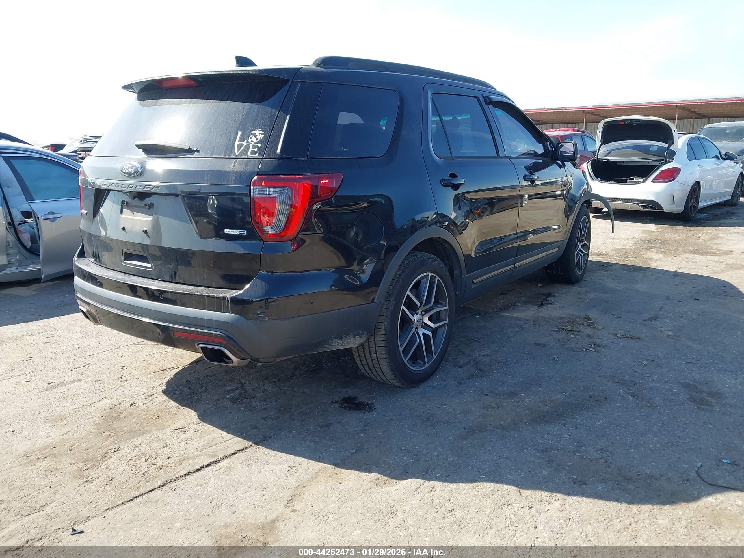 FORD EXPLORER image 4
