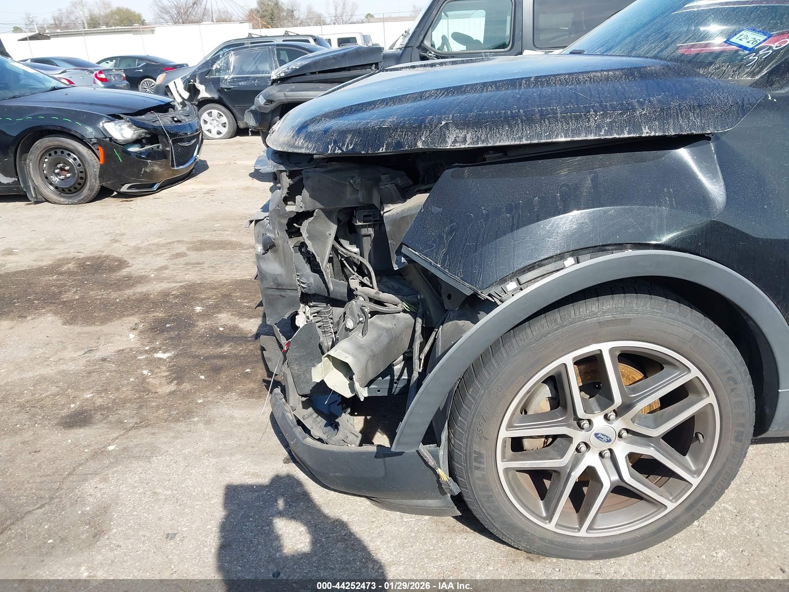 FORD EXPLORER image 6