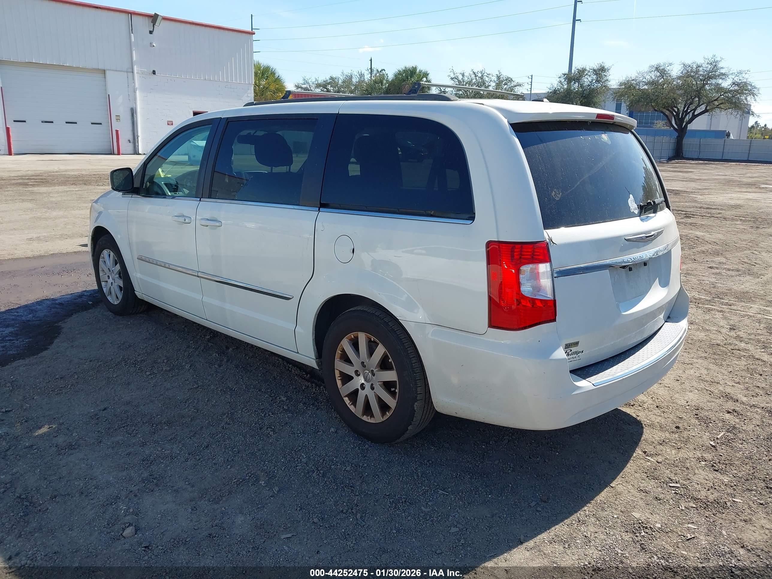 CHRYSLER TOWN image 3