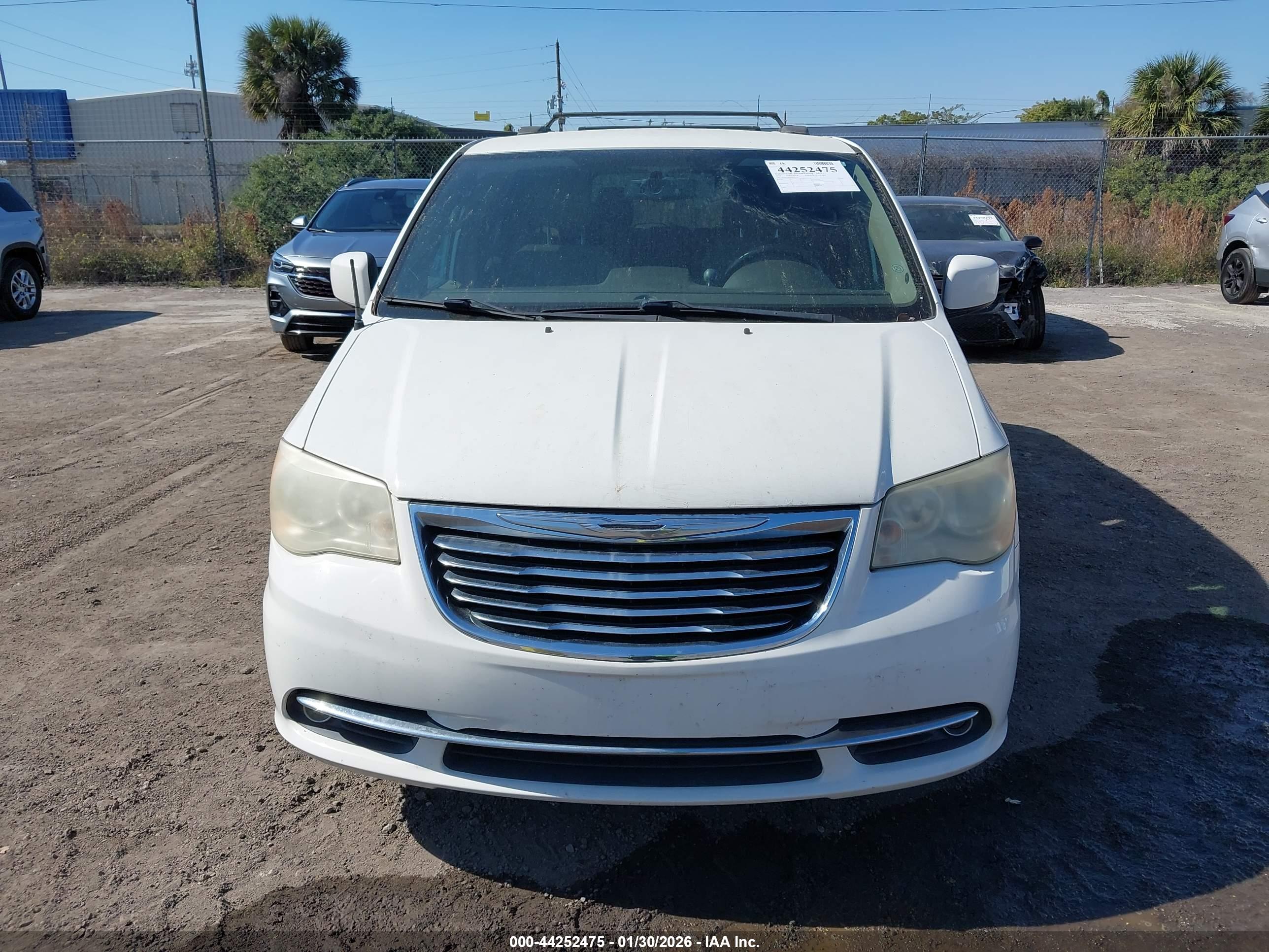 CHRYSLER TOWN image 6